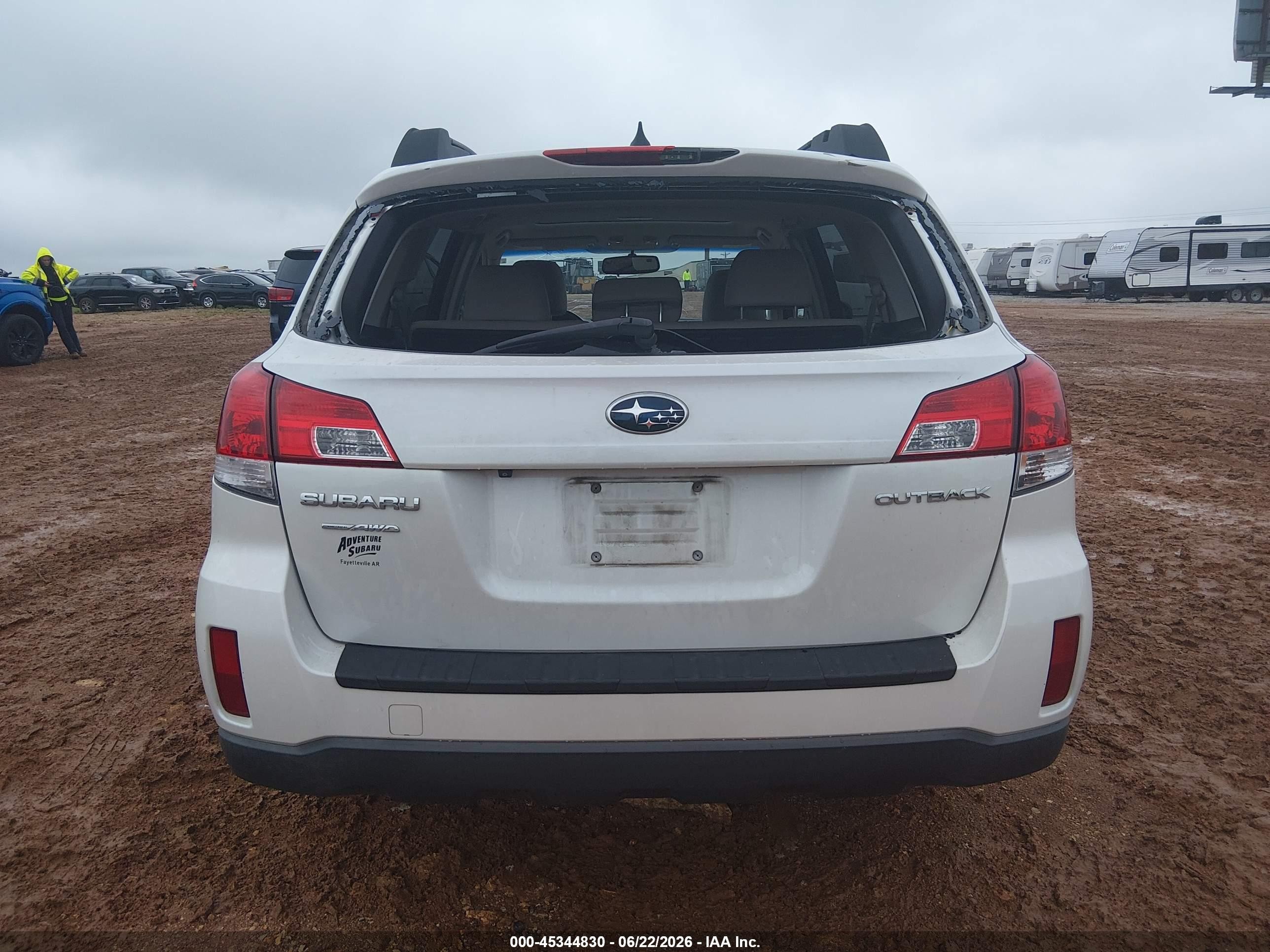 2014 Subaru Outback 2.5i Limited White vin: 4S4BRCLC2E3229304