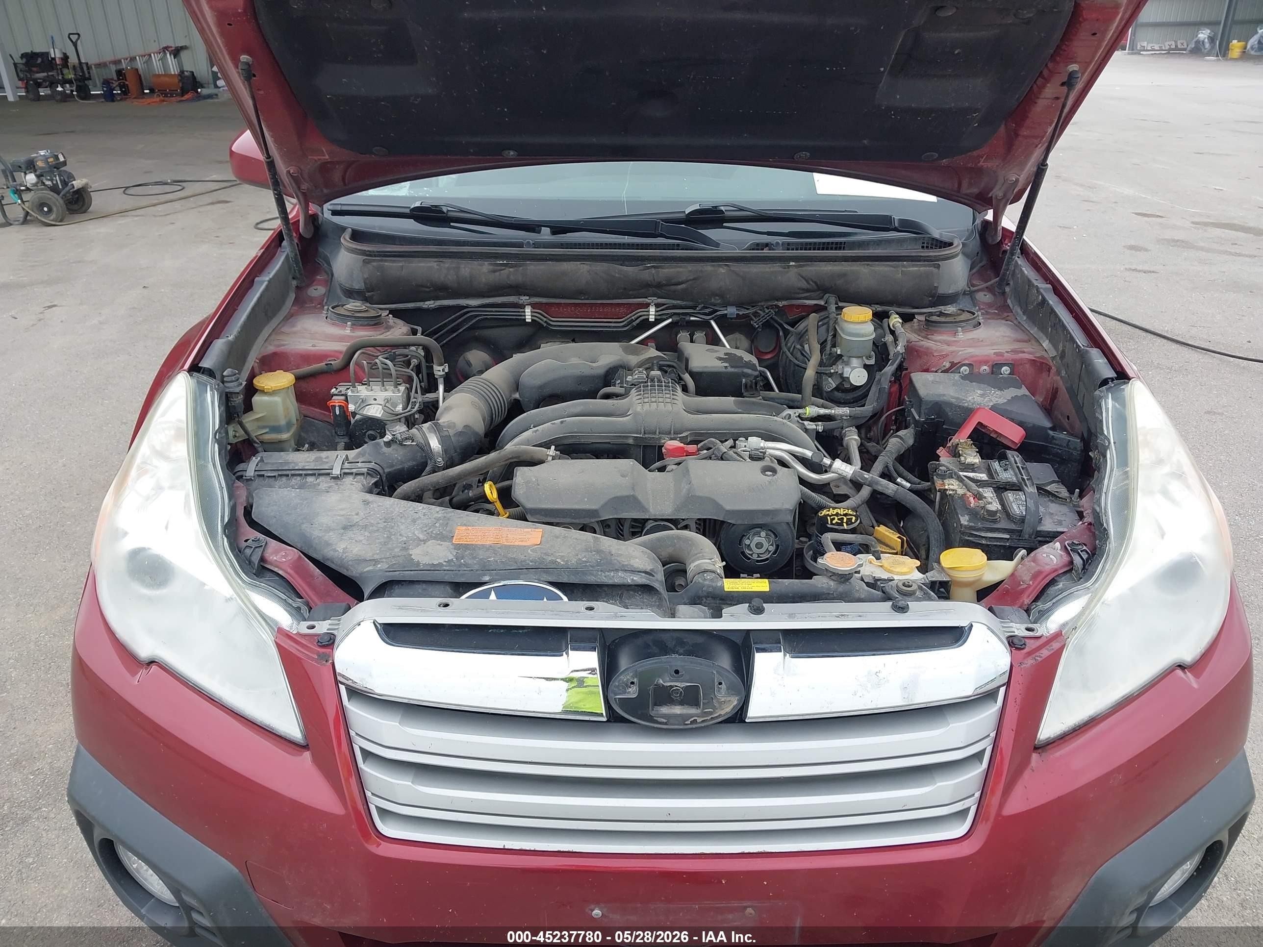 2014 Subaru Outback 2.5i Limited Red vin: 4S4BRCLC2E3263663