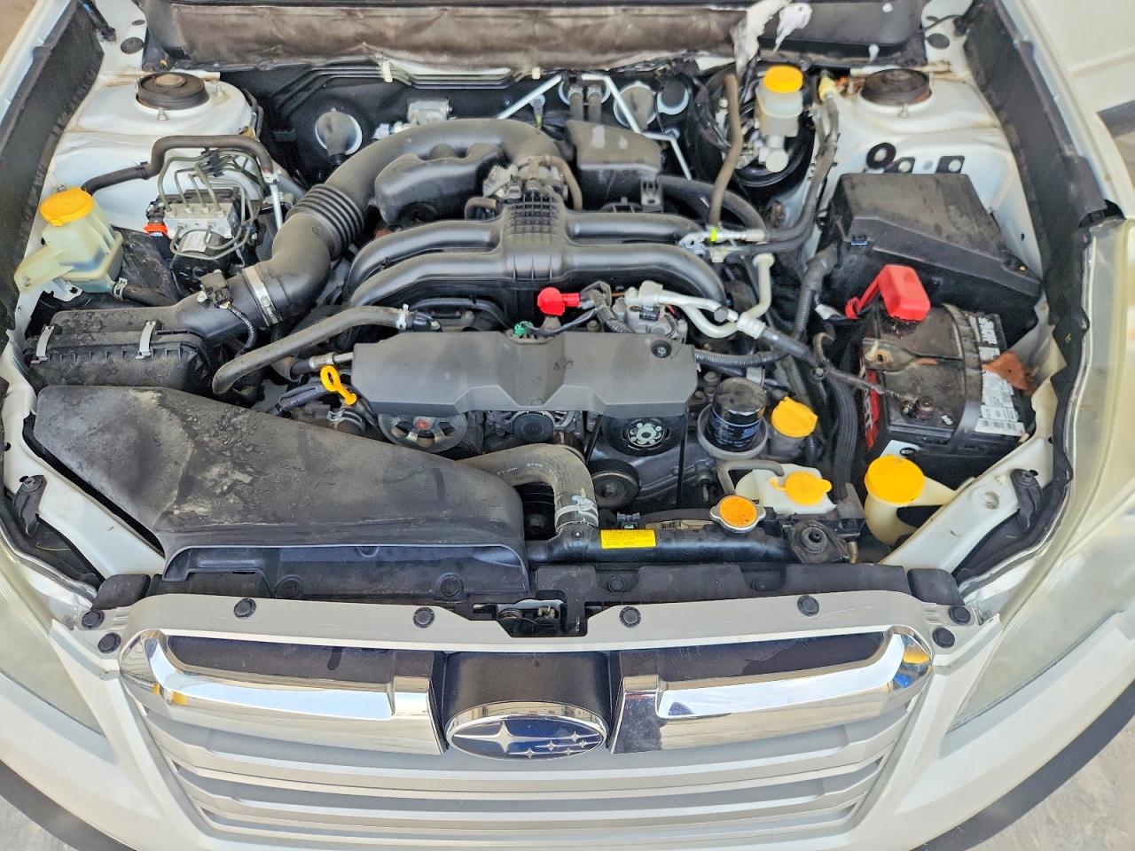 2014 Subaru Outback 2.5i Limited White vin: 4S4BRCLC2E3271746