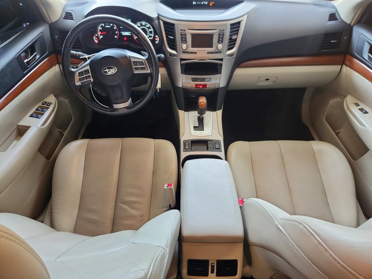 2014 Subaru Outback 2.5i Limited White vin: 4S4BRCLC2E3271746