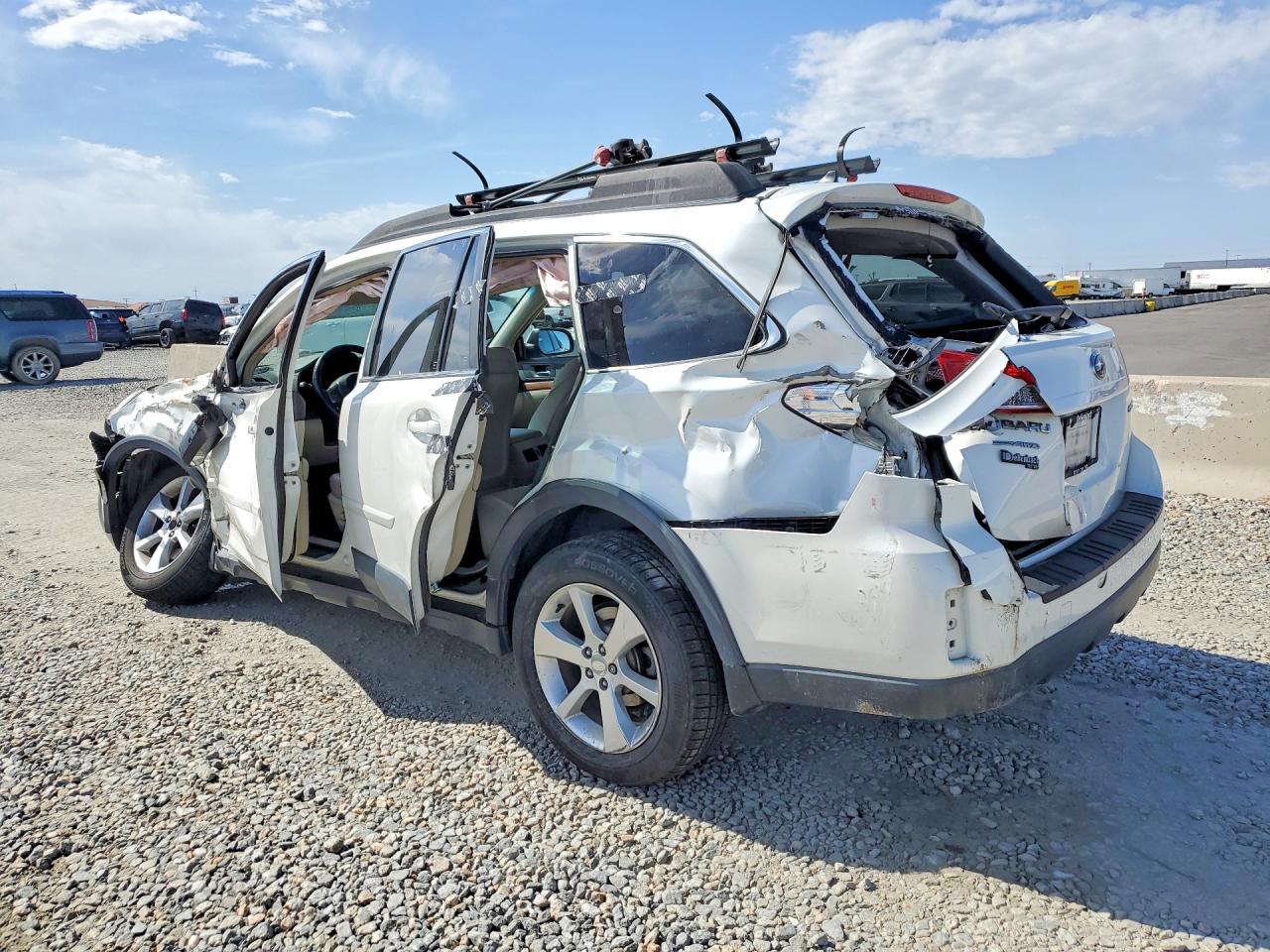2014 Subaru Outback 2.5i Limited White vin: 4S4BRCLC3E3259301