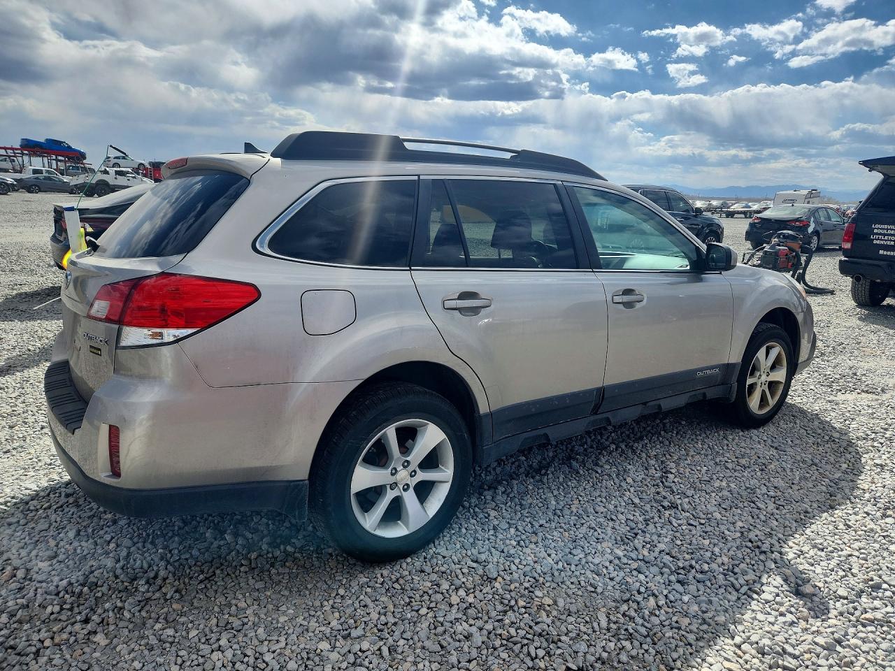 2014 Subaru Outback 2.5i Limited Бежевый vin: 4S4BRCLC3E3317696