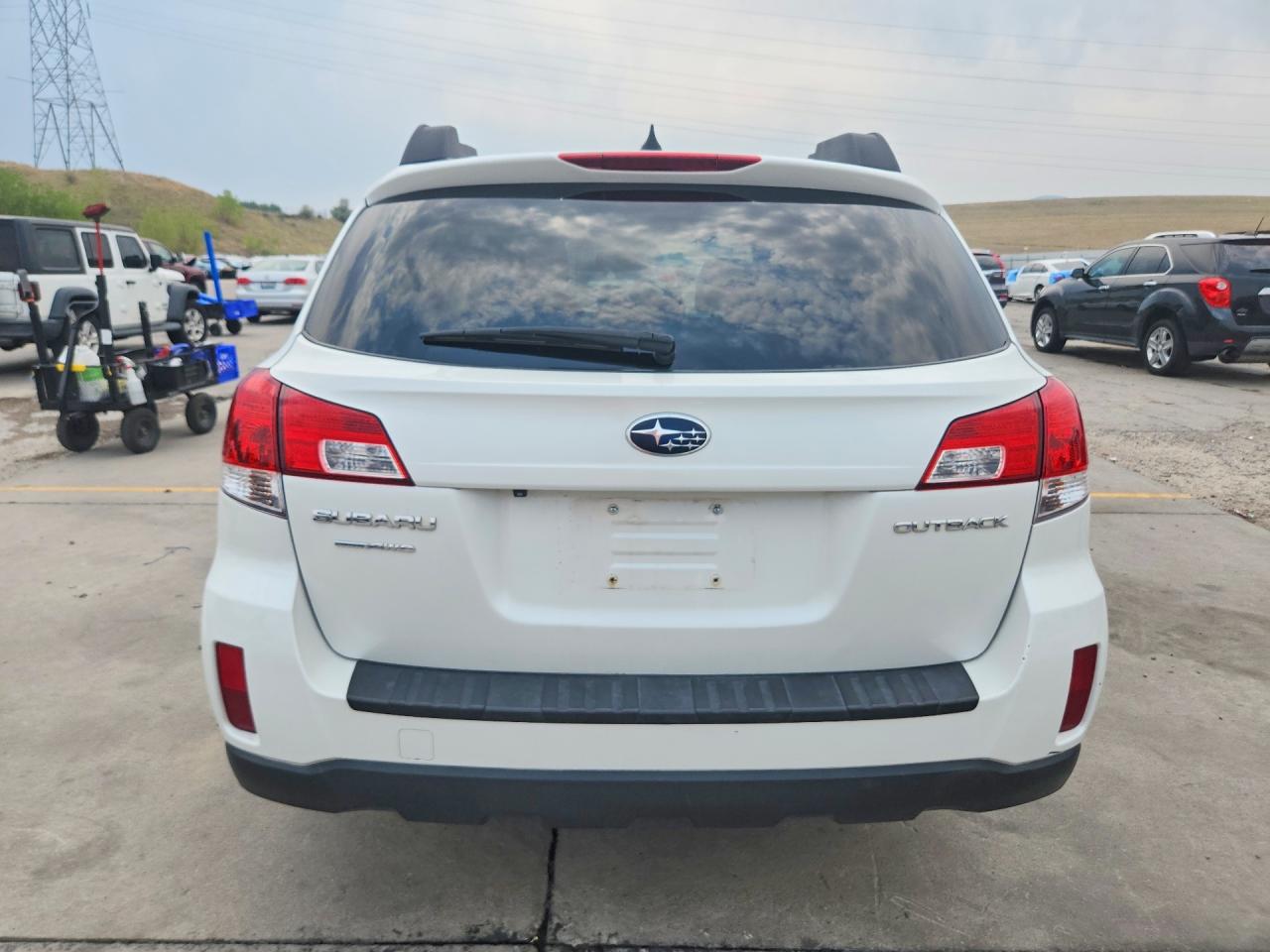 2012 Subaru Outback 2.5i Limited White vin: 4S4BRCLC4C3227874
