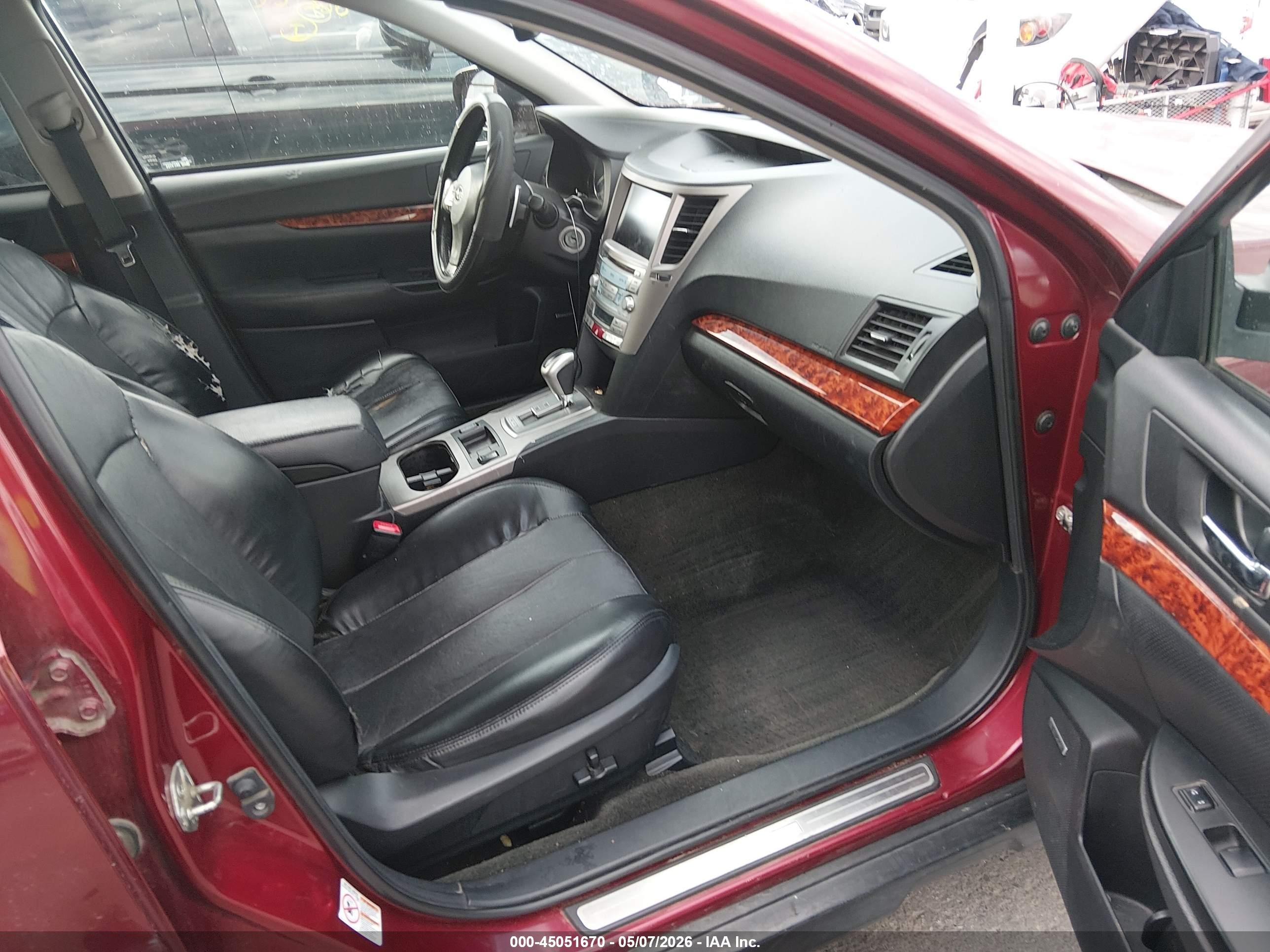 2012 Subaru Outback 2.5i Limited Burgundy vin: 4S4BRCLC4C3244545