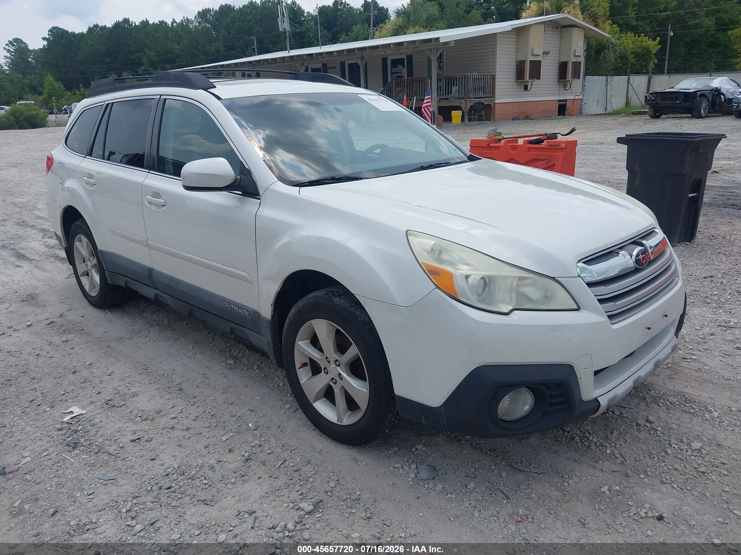 2013 Subaru Outback 2.5i Limited White vin: 4S4BRCLC4D3272704