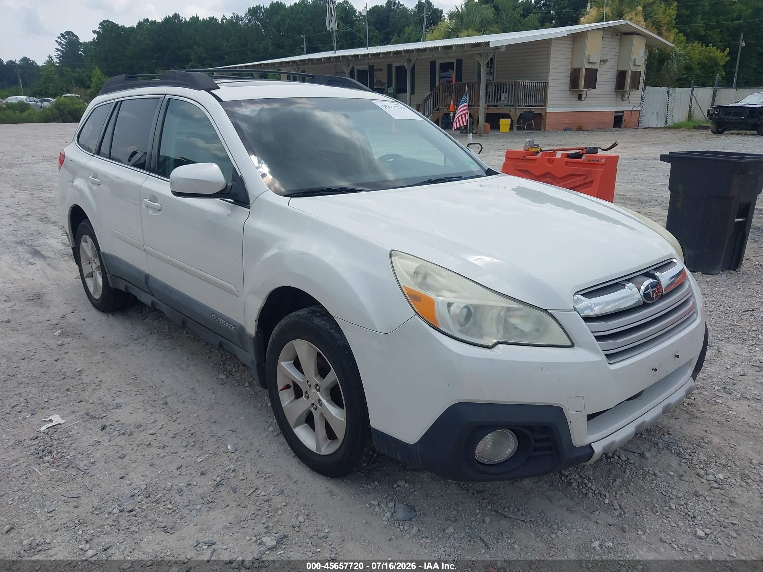 2013 Subaru Outback 2.5i Limited White vin: 4S4BRCLC4D3272704
