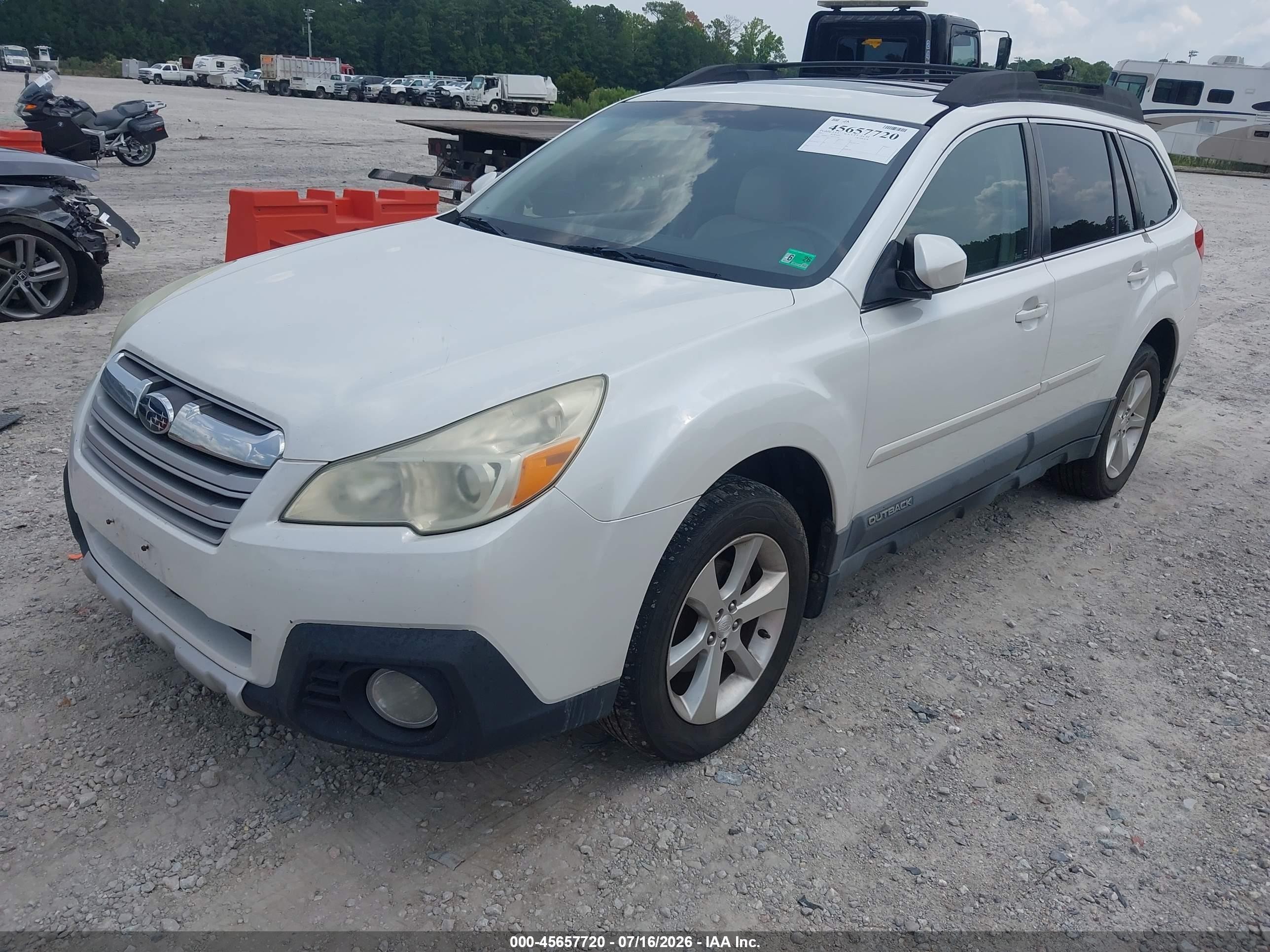 2013 Subaru Outback 2.5i Limited White vin: 4S4BRCLC4D3272704