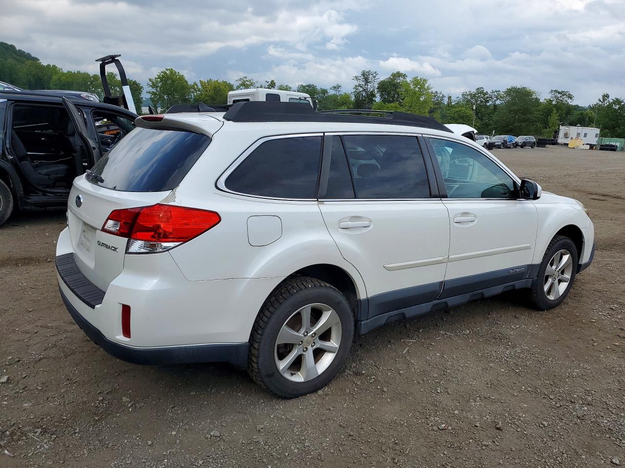 2013 Subaru Outback 2.5i Limited White vin: 4S4BRCLC4D3289566