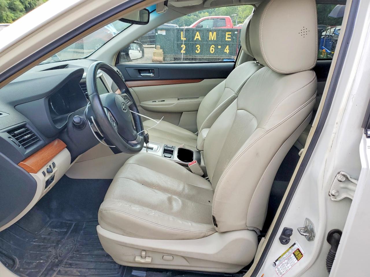 2013 Subaru Outback 2.5i Limited White vin: 4S4BRCLC4D3289566