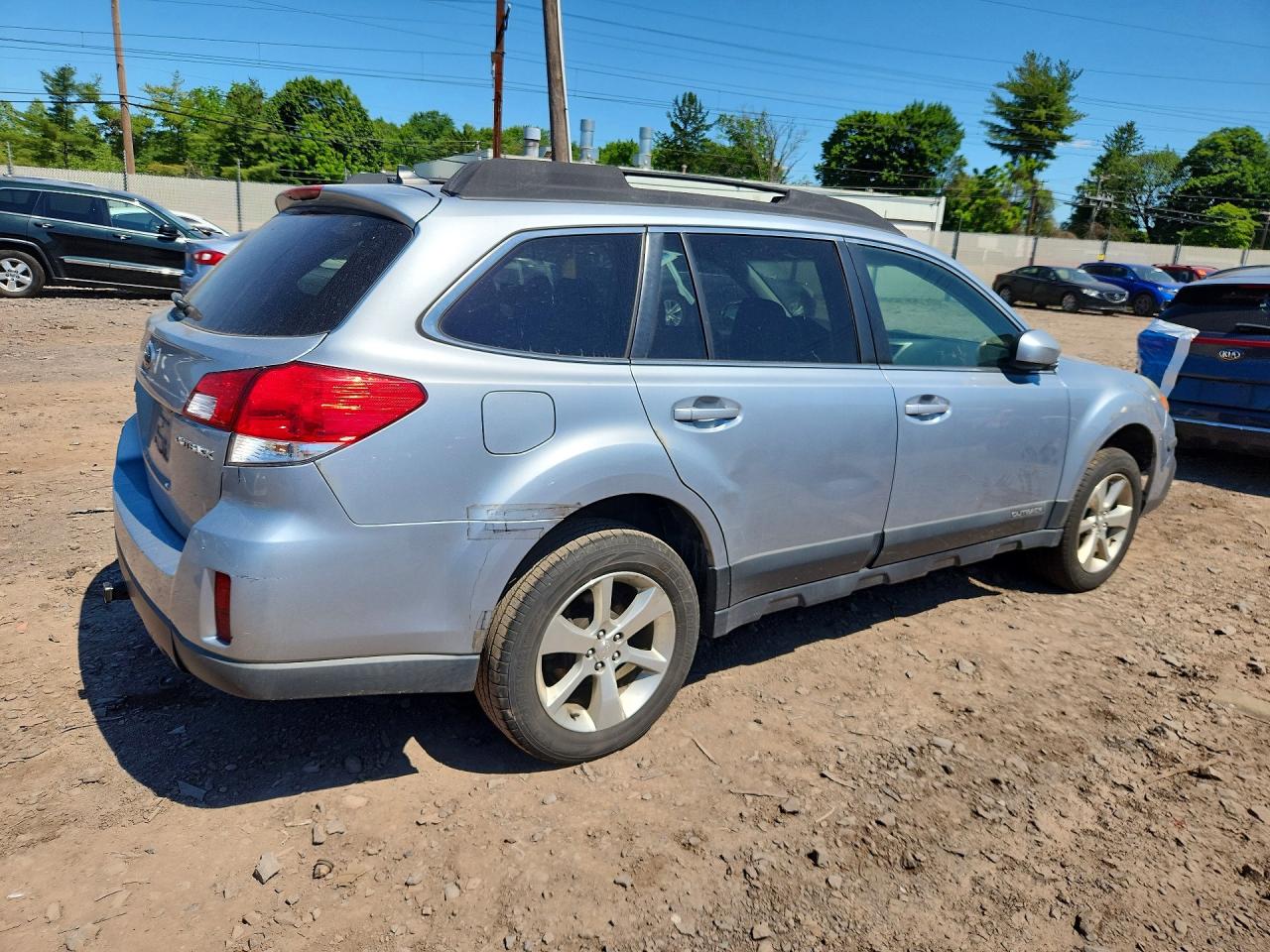 2014 Subaru Outback 2.5i Limited Silver vin: 4S4BRCLC4E3209121