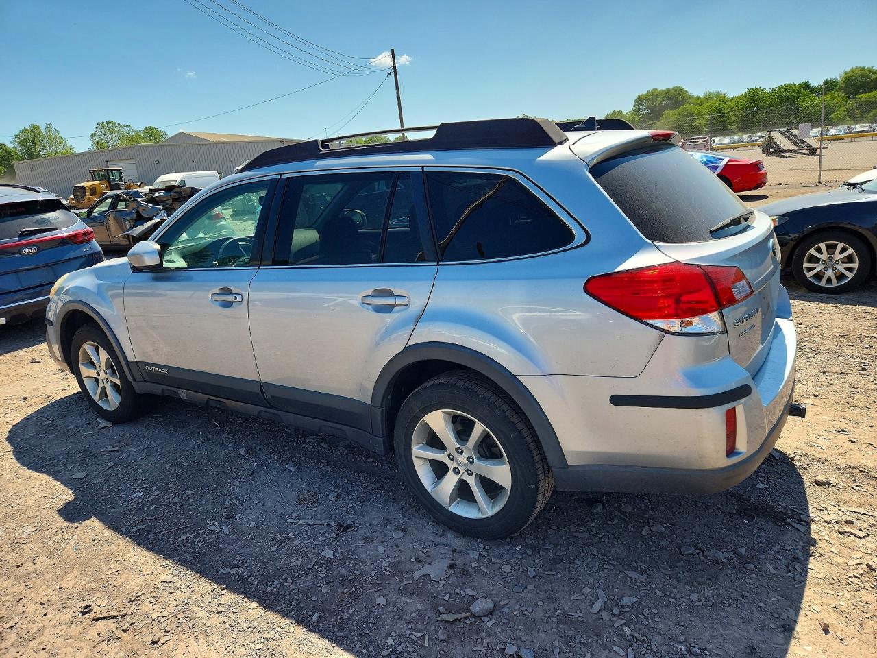 2014 Subaru Outback 2.5i Limited Silver vin: 4S4BRCLC4E3209121