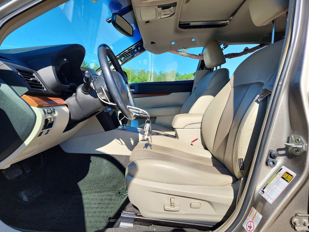 2014 Subaru Outback 2.5i Limited Silver vin: 4S4BRCLC4E3307548