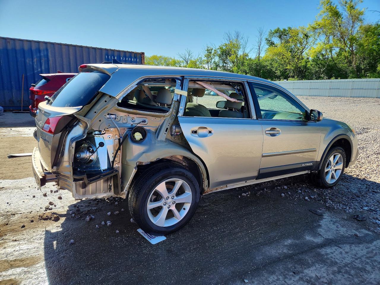2014 Subaru Outback 2.5i Limited Silver vin: 4S4BRCLC4E3307548