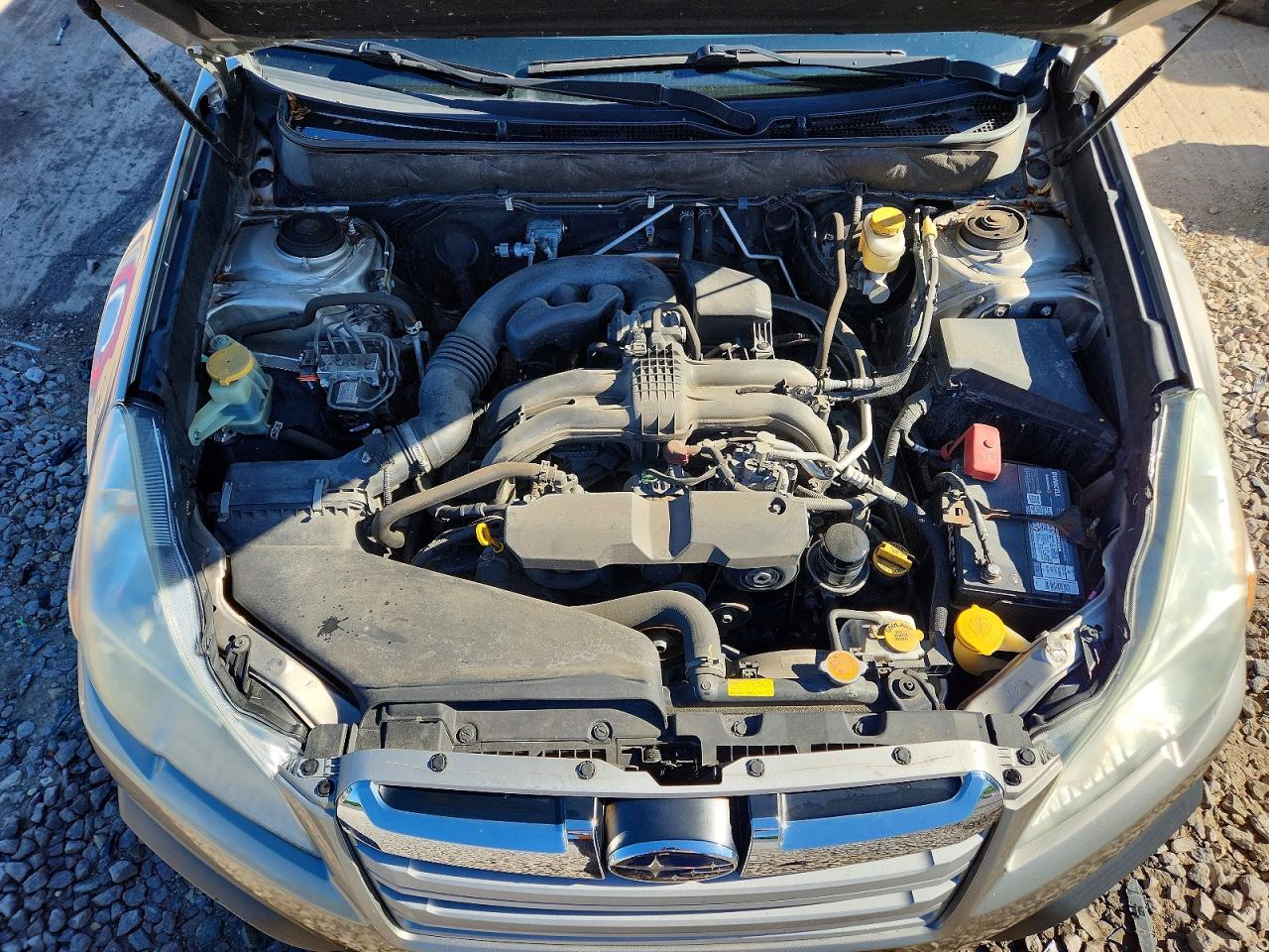2014 Subaru Outback 2.5i Limited Silver vin: 4S4BRCLC4E3307548