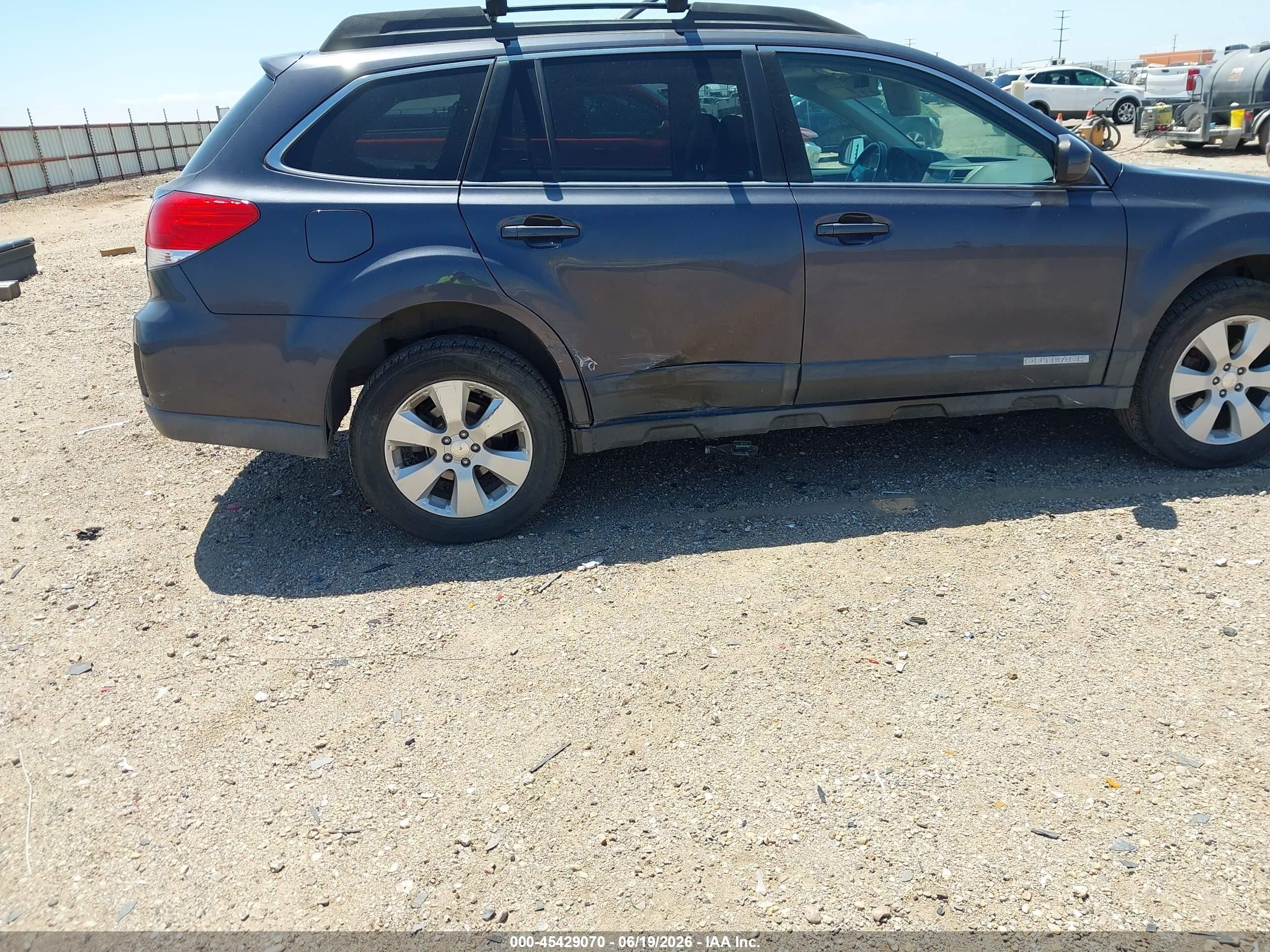 2011 Subaru Outback 2.5i Limited Gray vin: 4S4BRCLC5B3328615