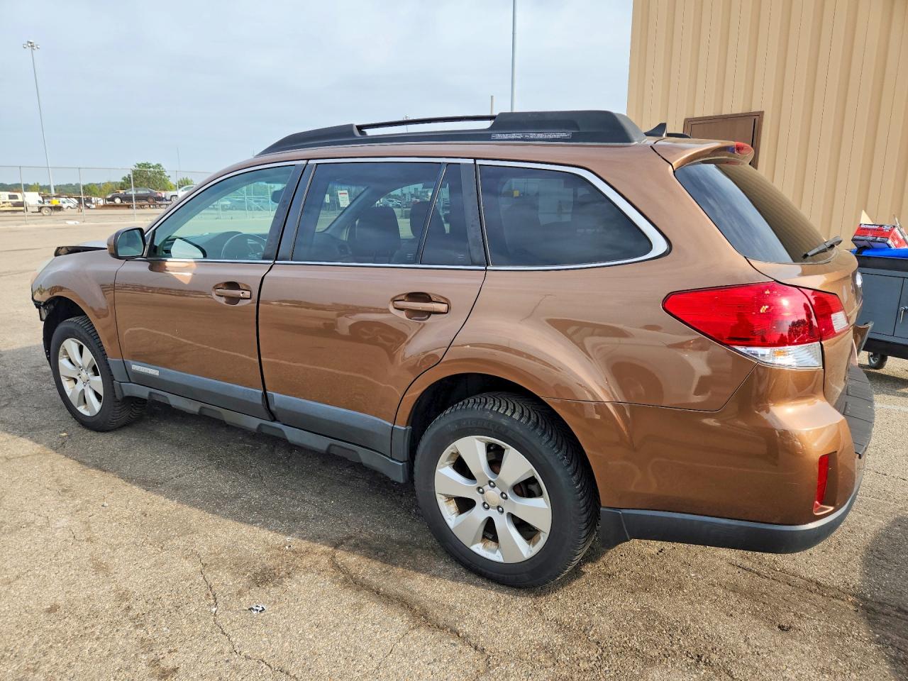 2011 Subaru Outback 2.5i Limited Brown vin: 4S4BRCLC5B3336830