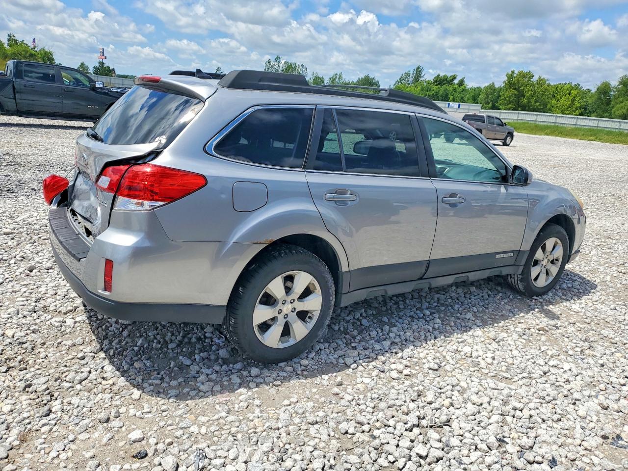 2011 Subaru Outback 2.5i Limited Silver vin: 4S4BRCLC5B3395912