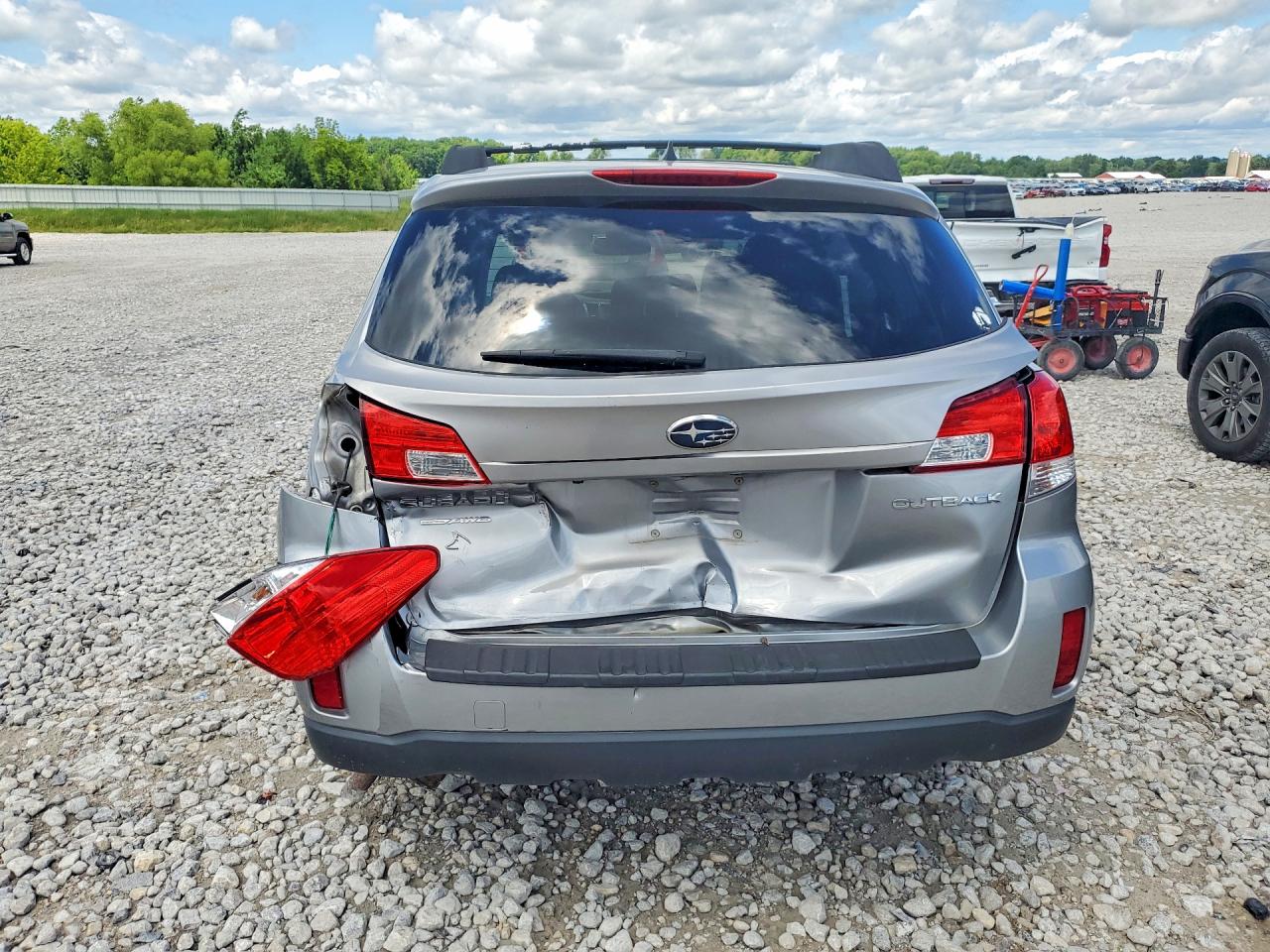 2011 Subaru Outback 2.5i Limited Silver vin: 4S4BRCLC5B3395912