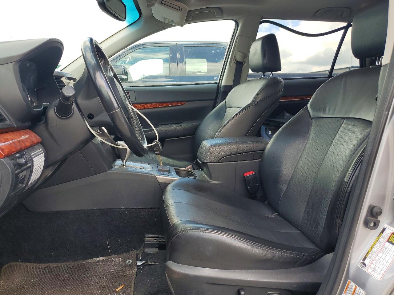2011 Subaru Outback 2.5i Limited Silver vin: 4S4BRCLC5B3395912