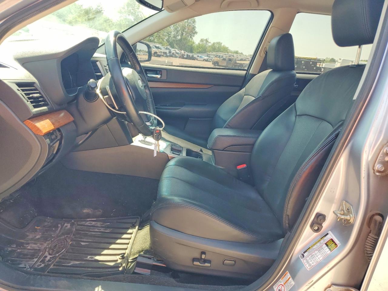 2014 Subaru Outback 2.5i Limited Silver vin: 4S4BRCLC6E3234683