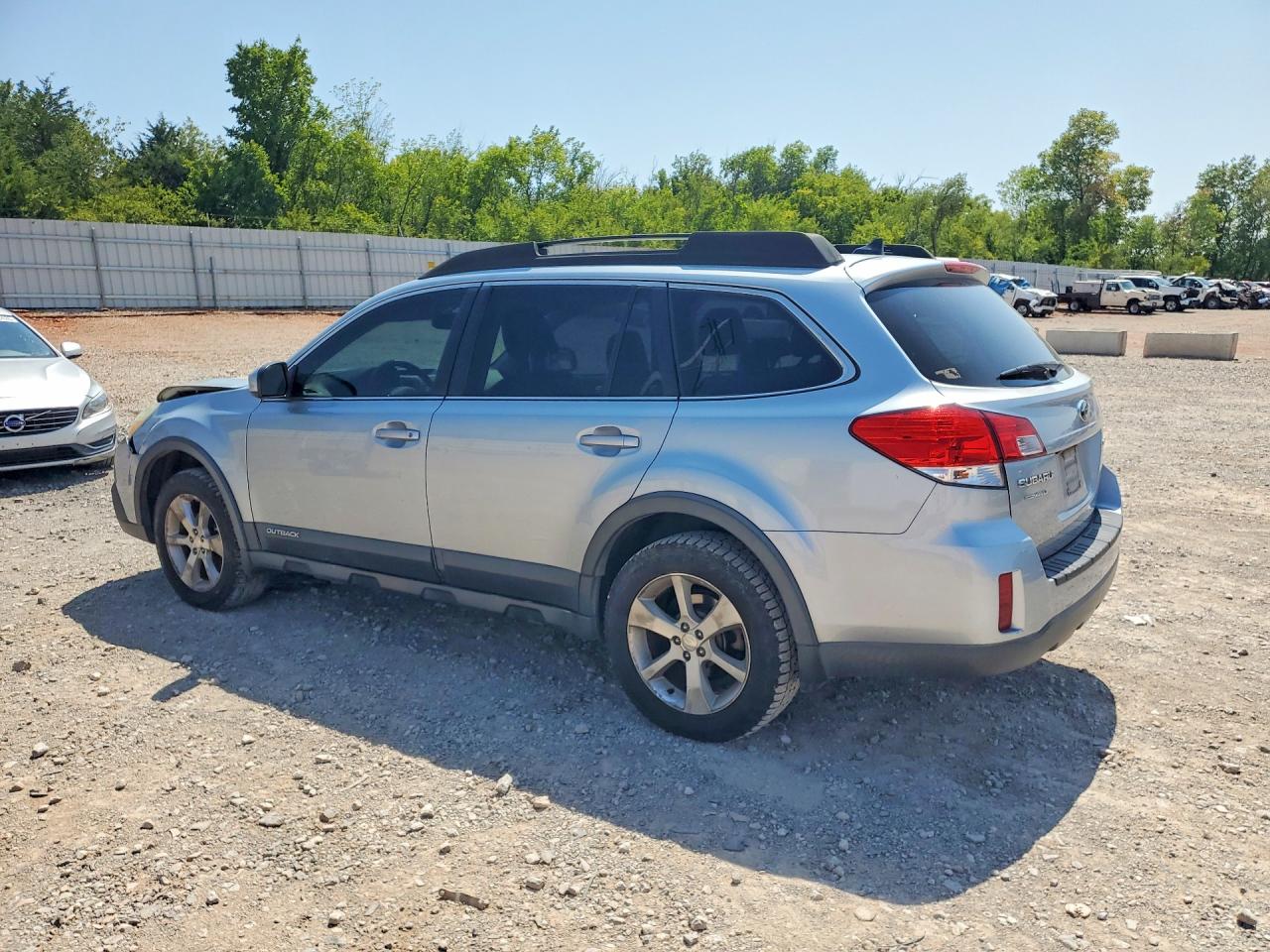 2014 Subaru Outback 2.5i Limited Silver vin: 4S4BRCLC6E3234683