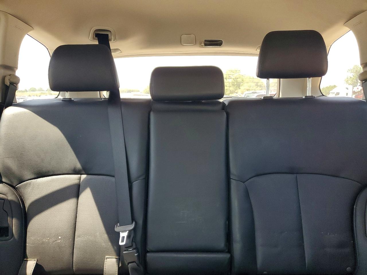 2014 Subaru Outback 2.5i Limited Silver vin: 4S4BRCLC6E3234683