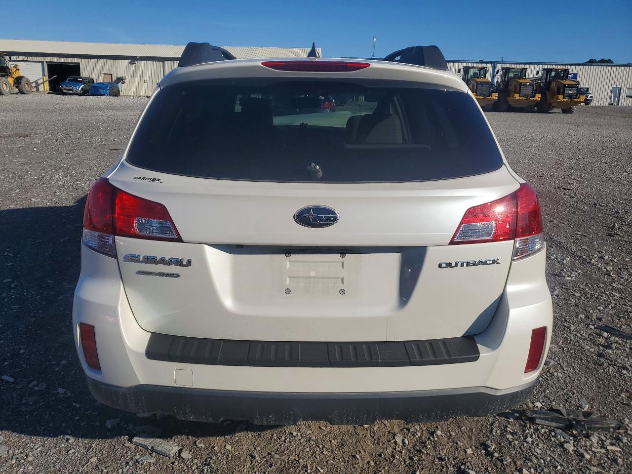 2014 Subaru Outback 2.5i Limited White vin: 4S4BRCLC6E3258031
