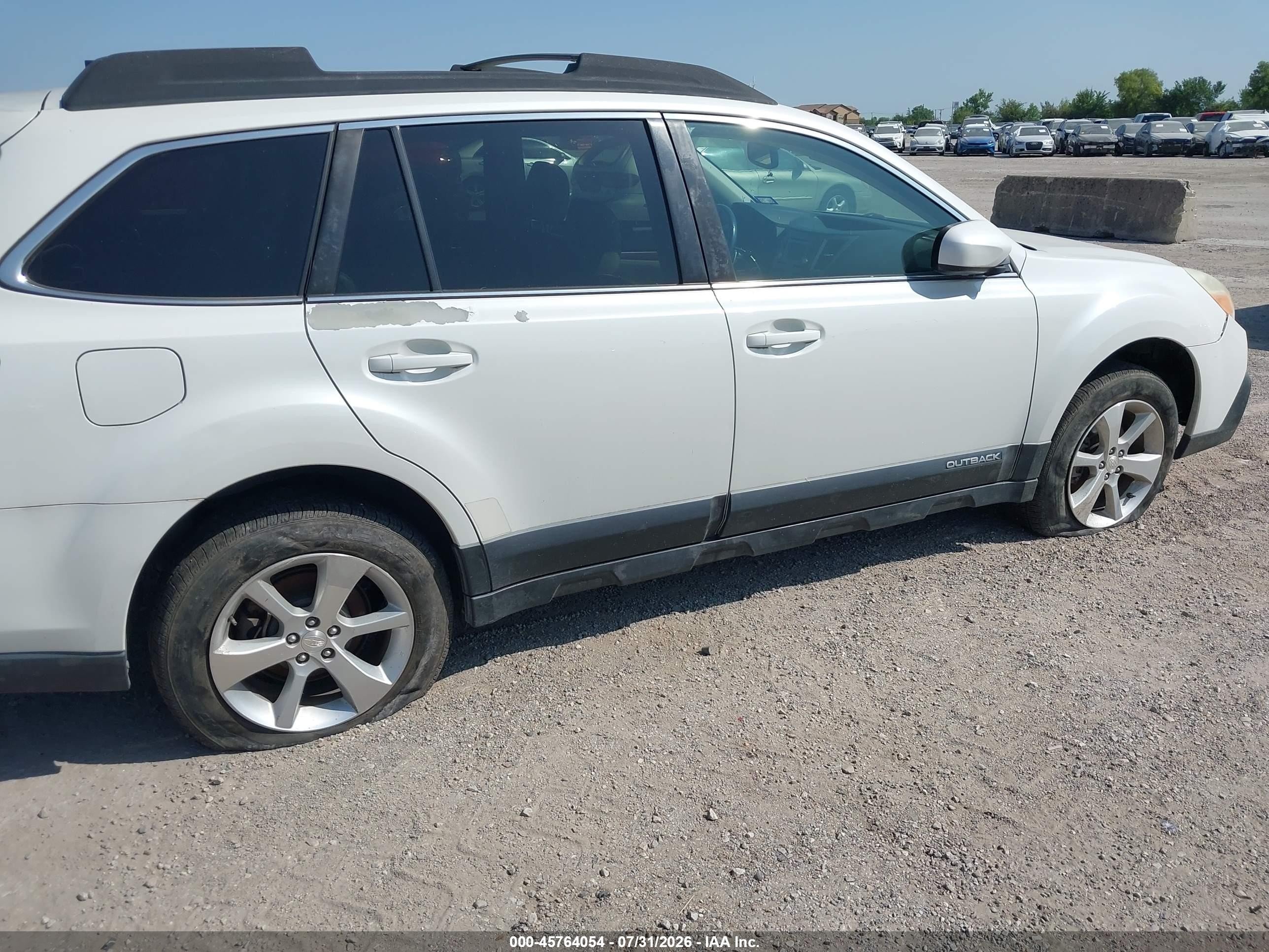 2014 Subaru Outback 2.5i Limited Белый vin: 4S4BRCLC6E3316381