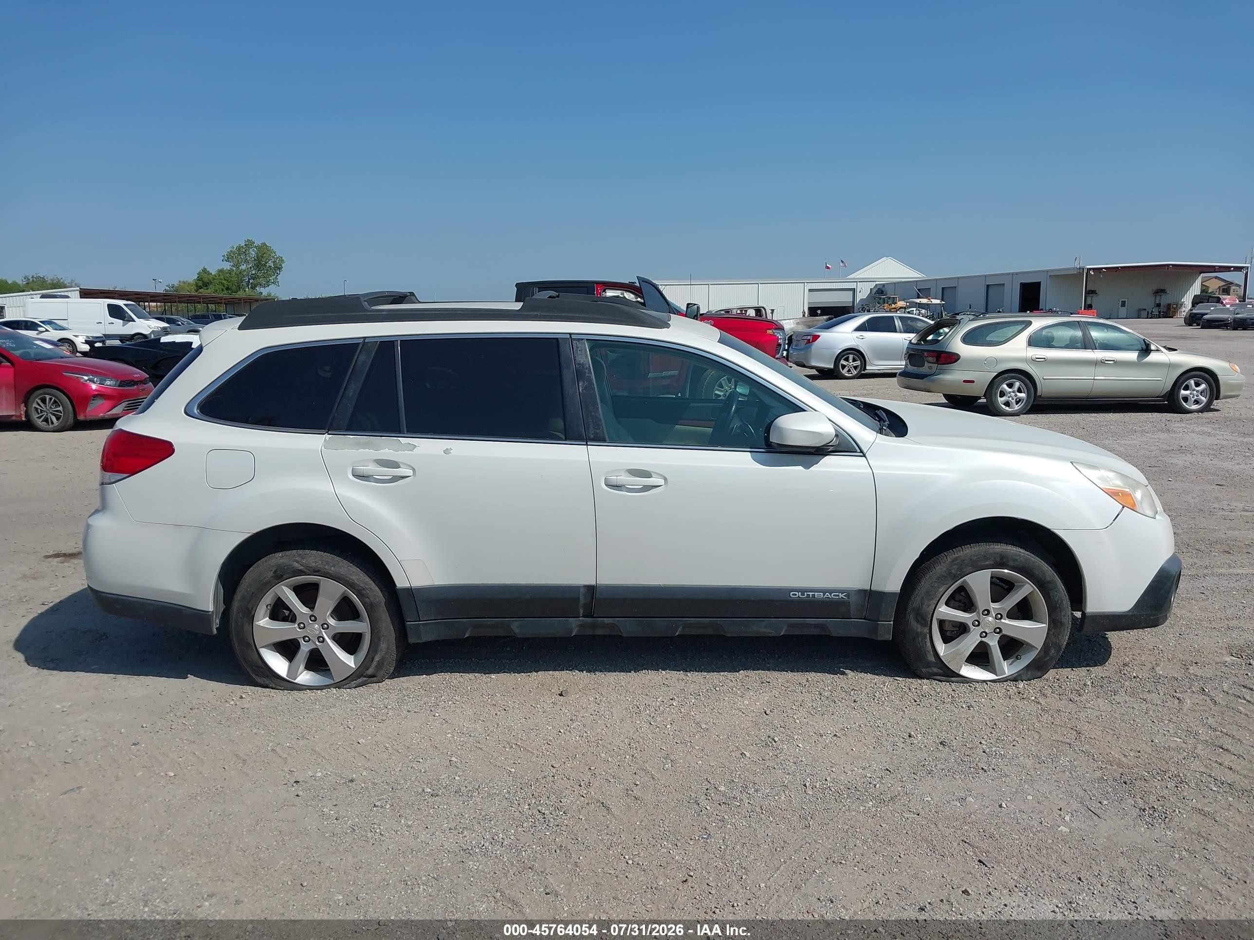 2014 Subaru Outback 2.5i Limited Белый vin: 4S4BRCLC6E3316381