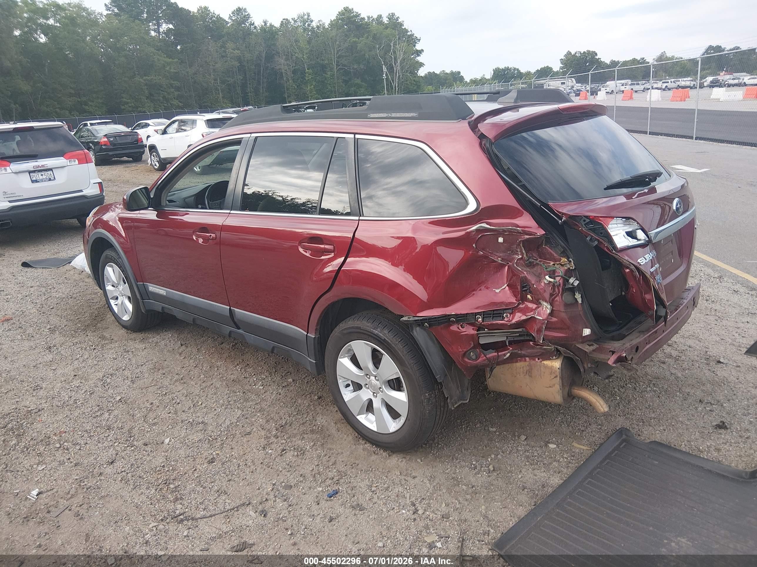 2011 Subaru Outback 2.5i Limited Red vin: 4S4BRCLC7B3333332