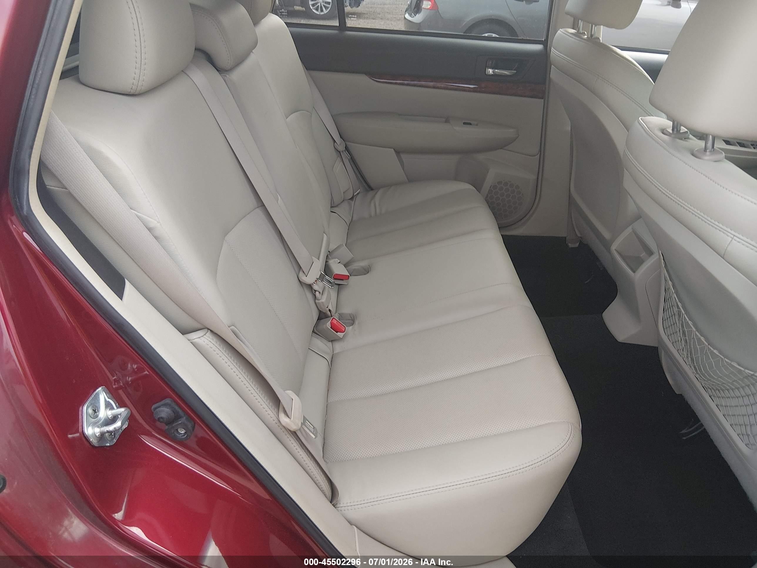 2011 Subaru Outback 2.5i Limited Red vin: 4S4BRCLC7B3333332