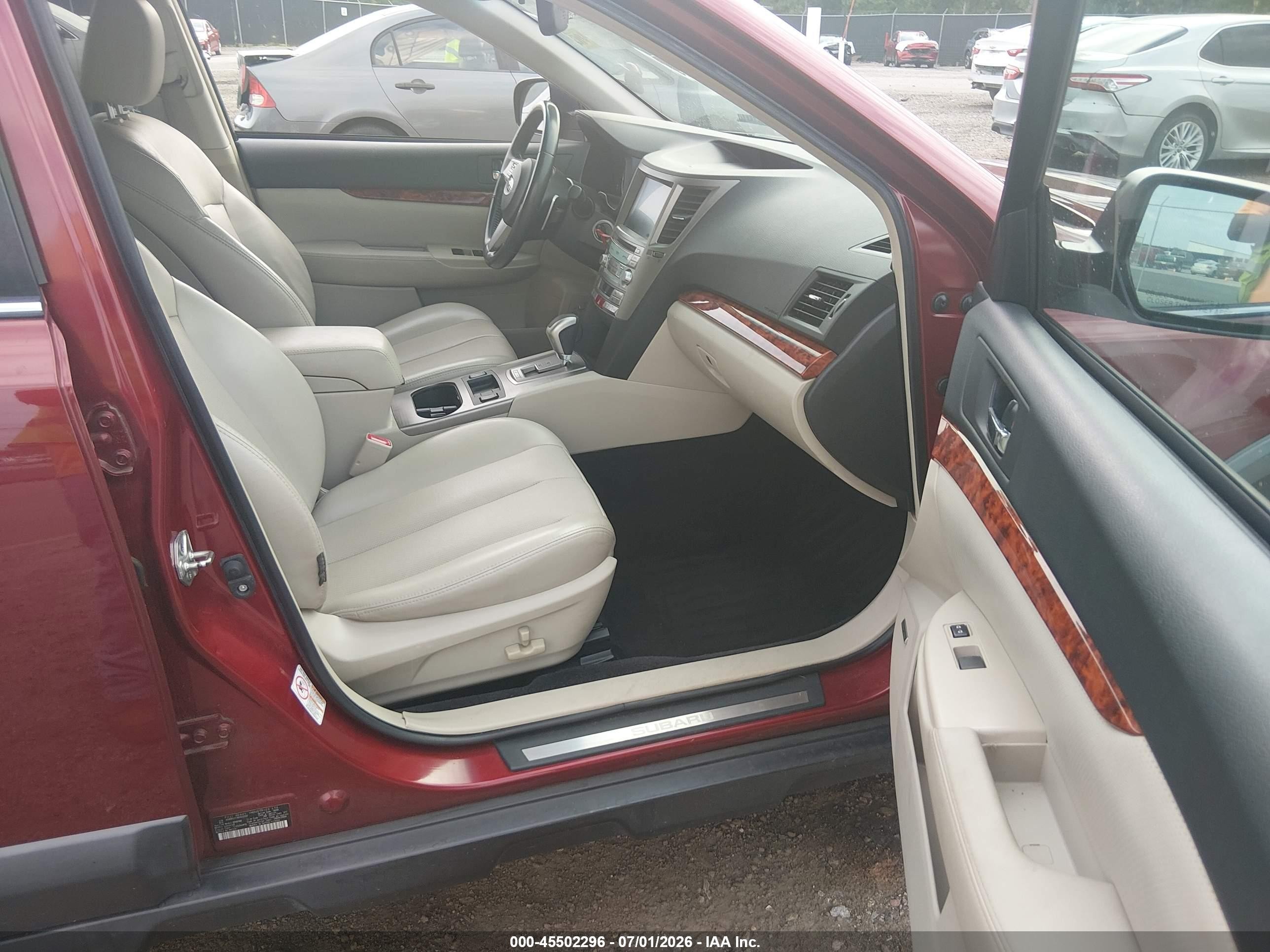 2011 Subaru Outback 2.5i Limited Red vin: 4S4BRCLC7B3333332