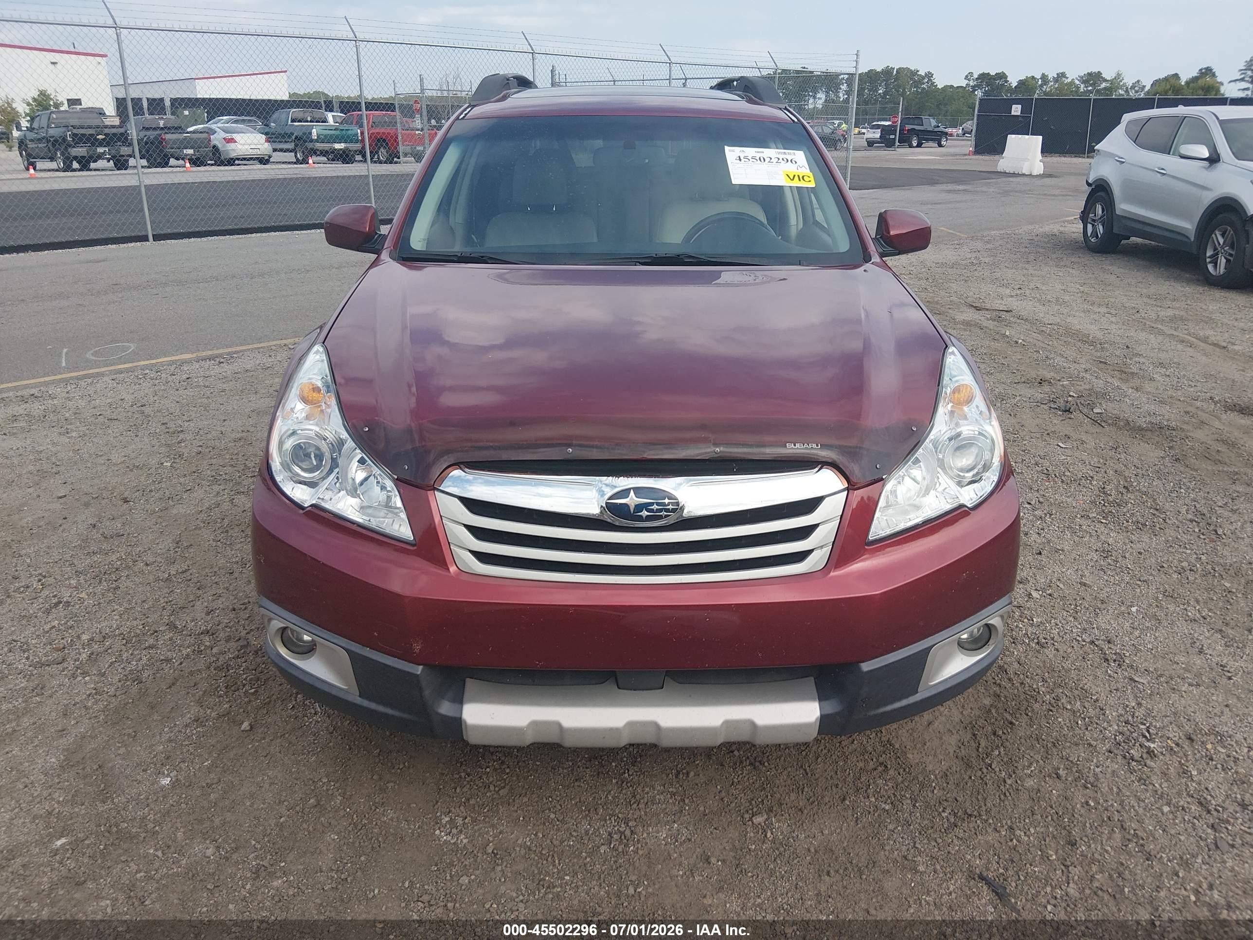 2011 Subaru Outback 2.5i Limited Red vin: 4S4BRCLC7B3333332