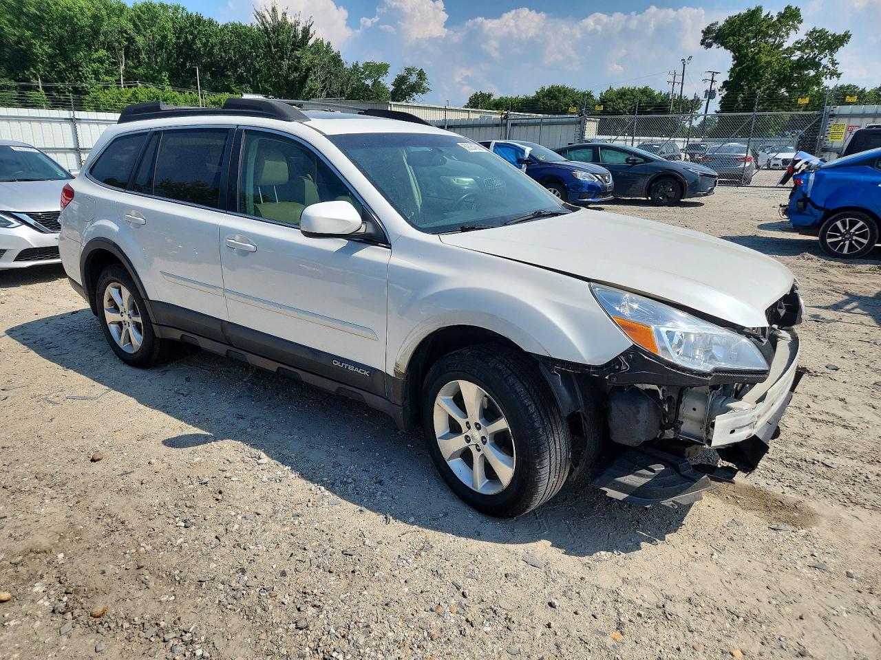 2014 Subaru Outback 2.5i Limited Белый vin: 4S4BRCLC7E3285030