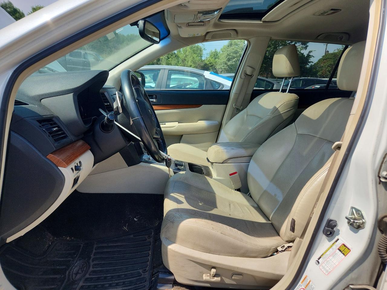 2014 Subaru Outback 2.5i Limited Белый vin: 4S4BRCLC7E3285030