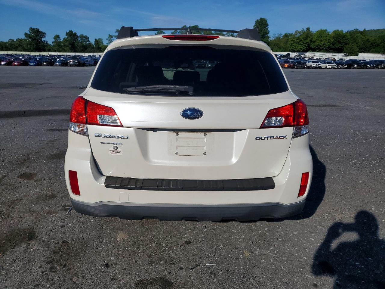 2013 Subaru Outback 2.5i Limited White vin: 4S4BRCLC8D3282748