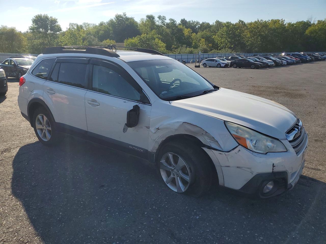 2013 Subaru Outback 2.5i Limited White vin: 4S4BRCLC8D3282748