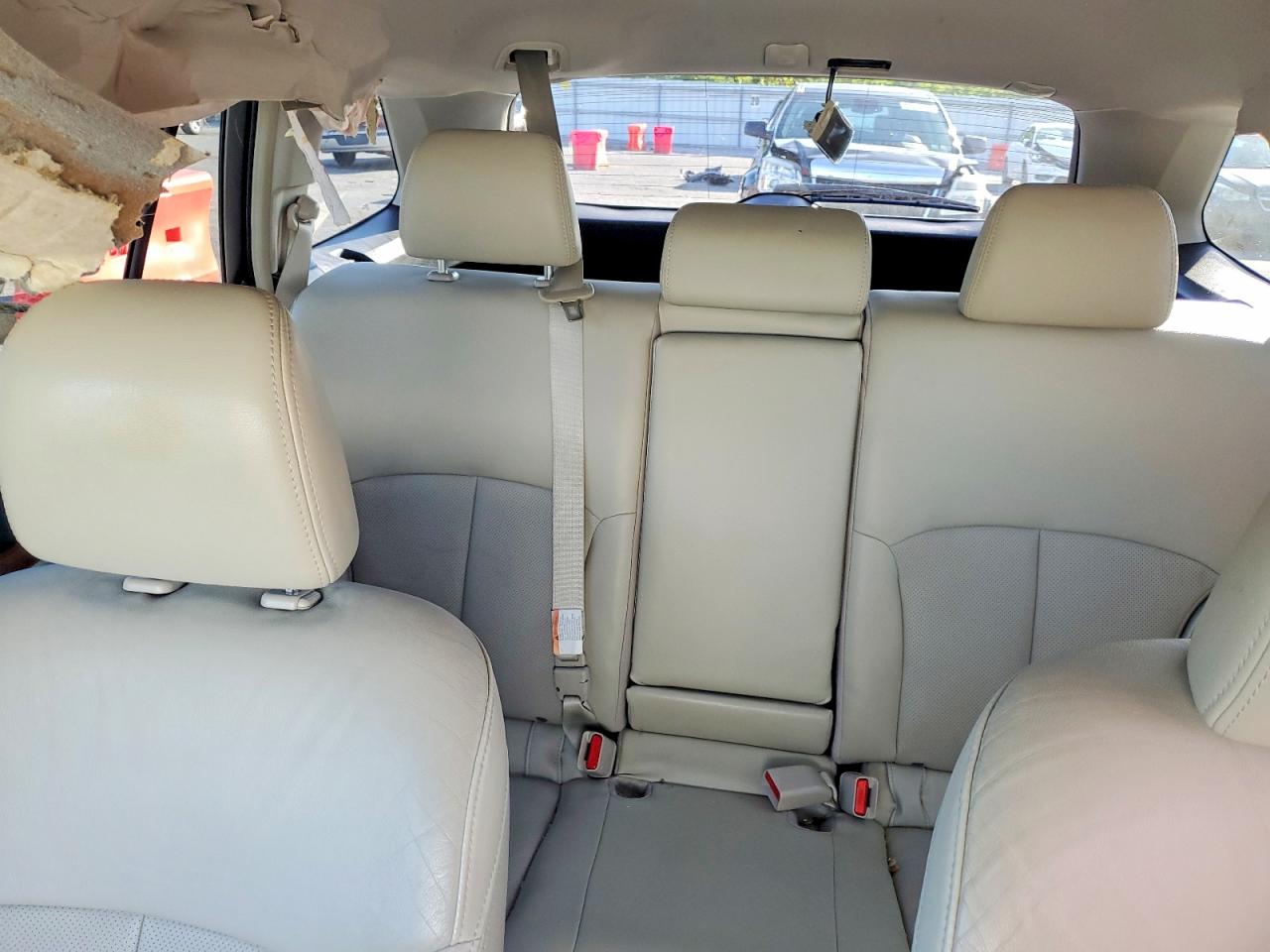 2013 Subaru Outback 2.5i Limited White vin: 4S4BRCLC8D3282748