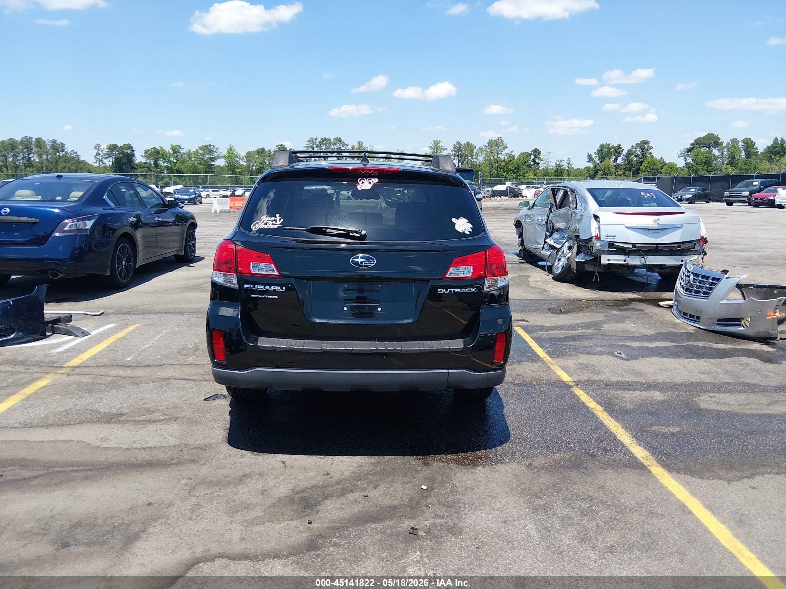 2014 Subaru Outback 2.5i Limited Черный vin: 4S4BRCLC8E3205072