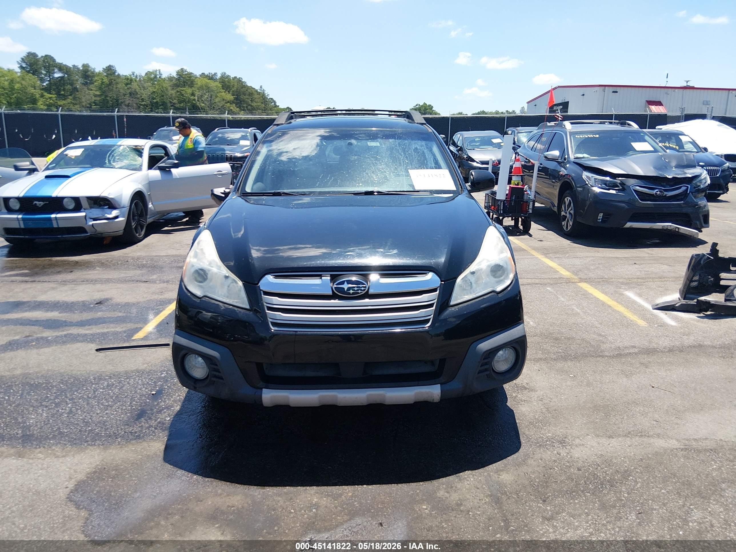 2014 Subaru Outback 2.5i Limited Черный vin: 4S4BRCLC8E3205072