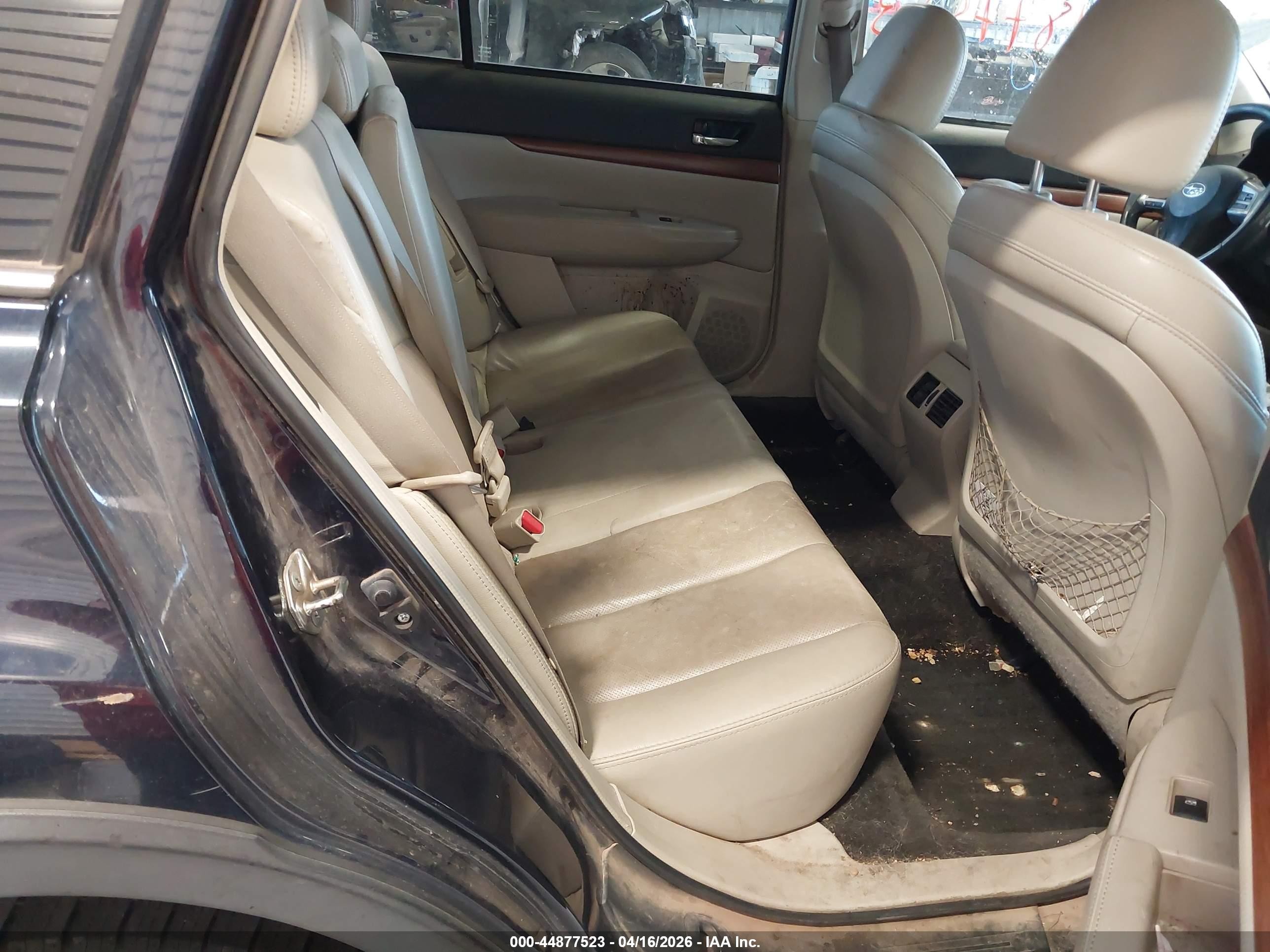 2014 Subaru Outback 2.5i Limited Blue vin: 4S4BRCLC8E3251985