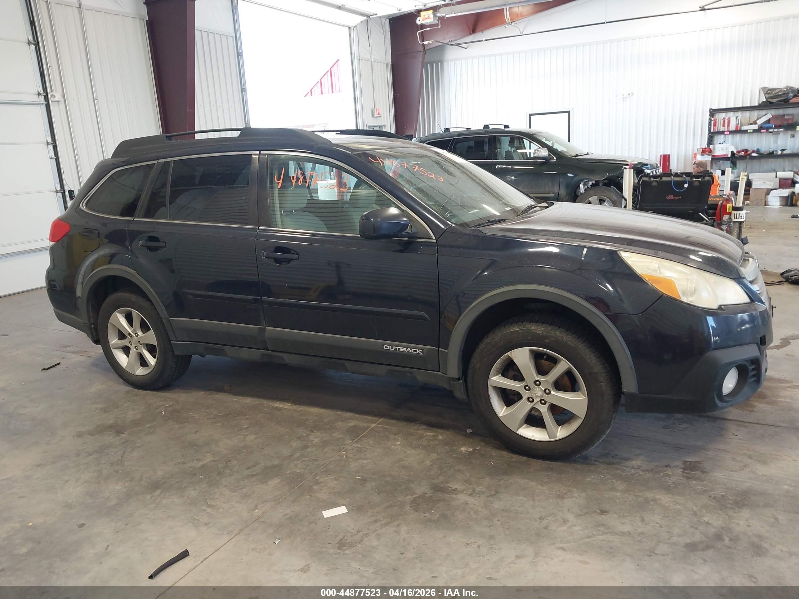 2014 Subaru Outback 2.5i Limited Blue vin: 4S4BRCLC8E3251985