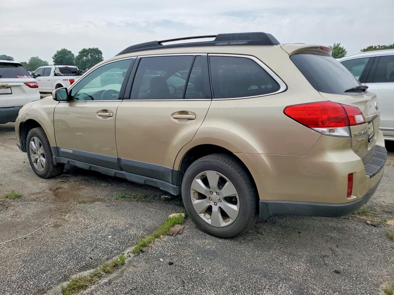 2010 Subaru Outback 2.5i Limited Gold vin: 4S4BRCLC9A3327241