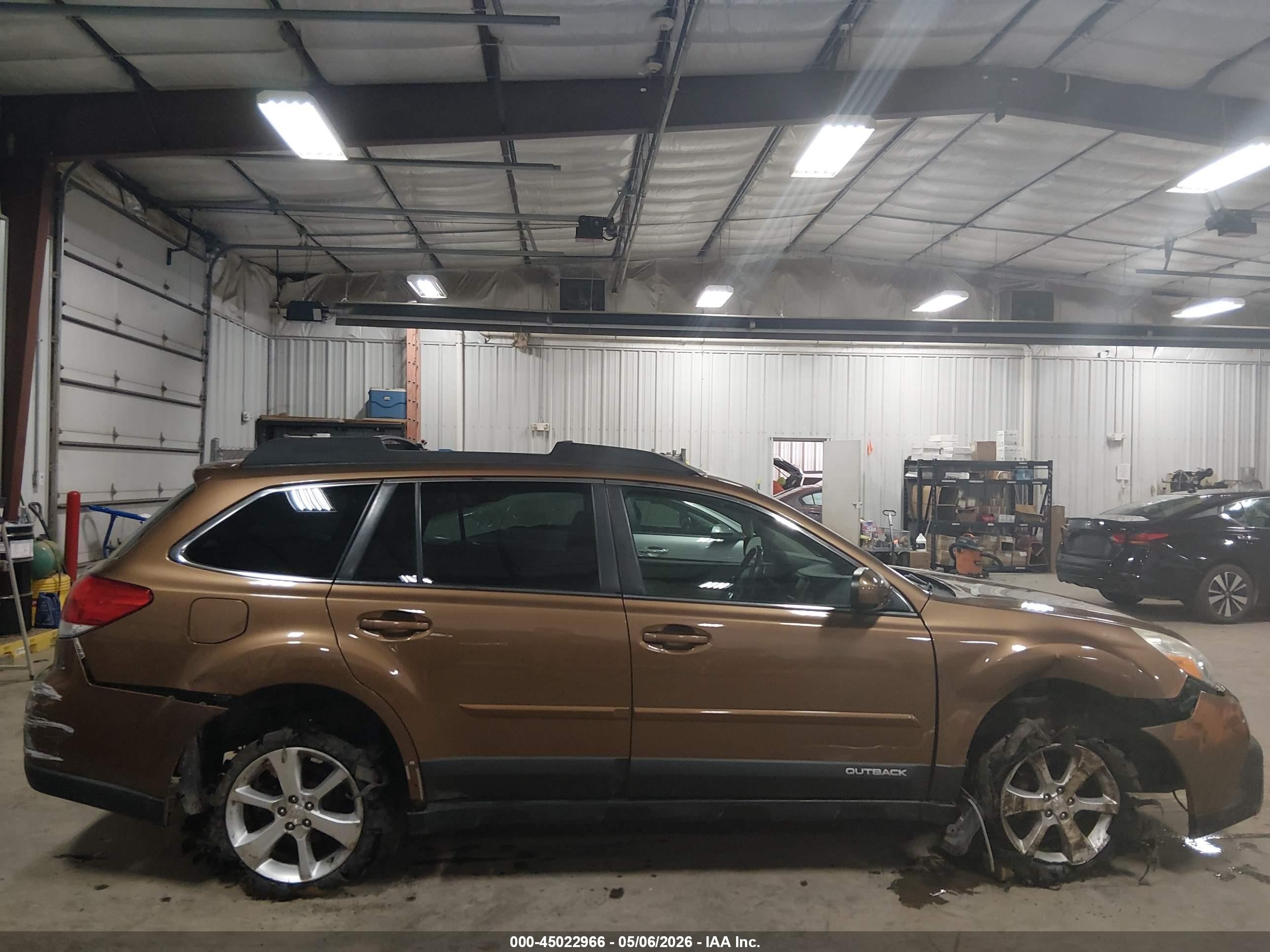 2013 Subaru Outback 2.5i Limited Brown vin: 4S4BRCLC9D3225264