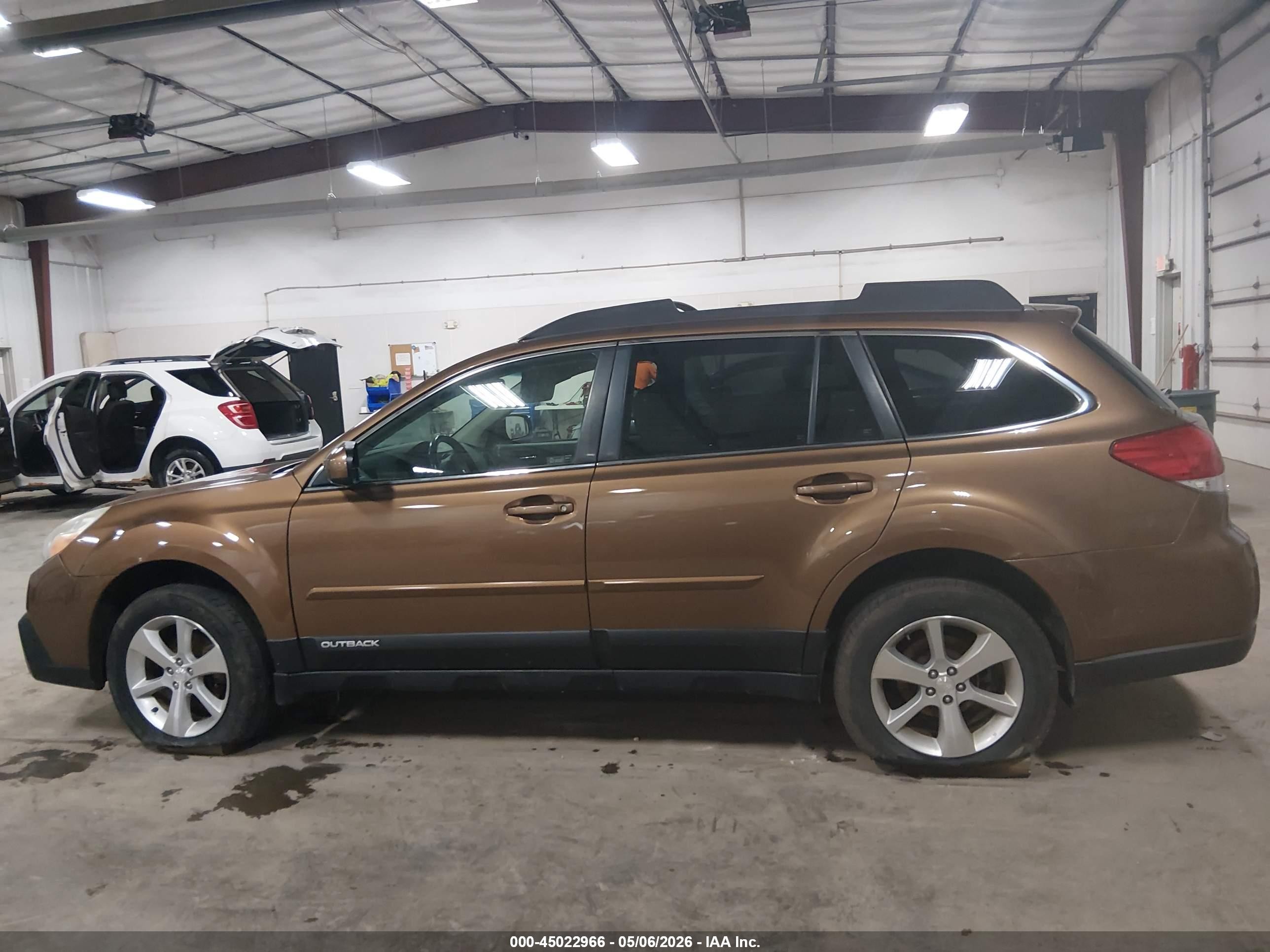 2013 Subaru Outback 2.5i Limited Brown vin: 4S4BRCLC9D3225264