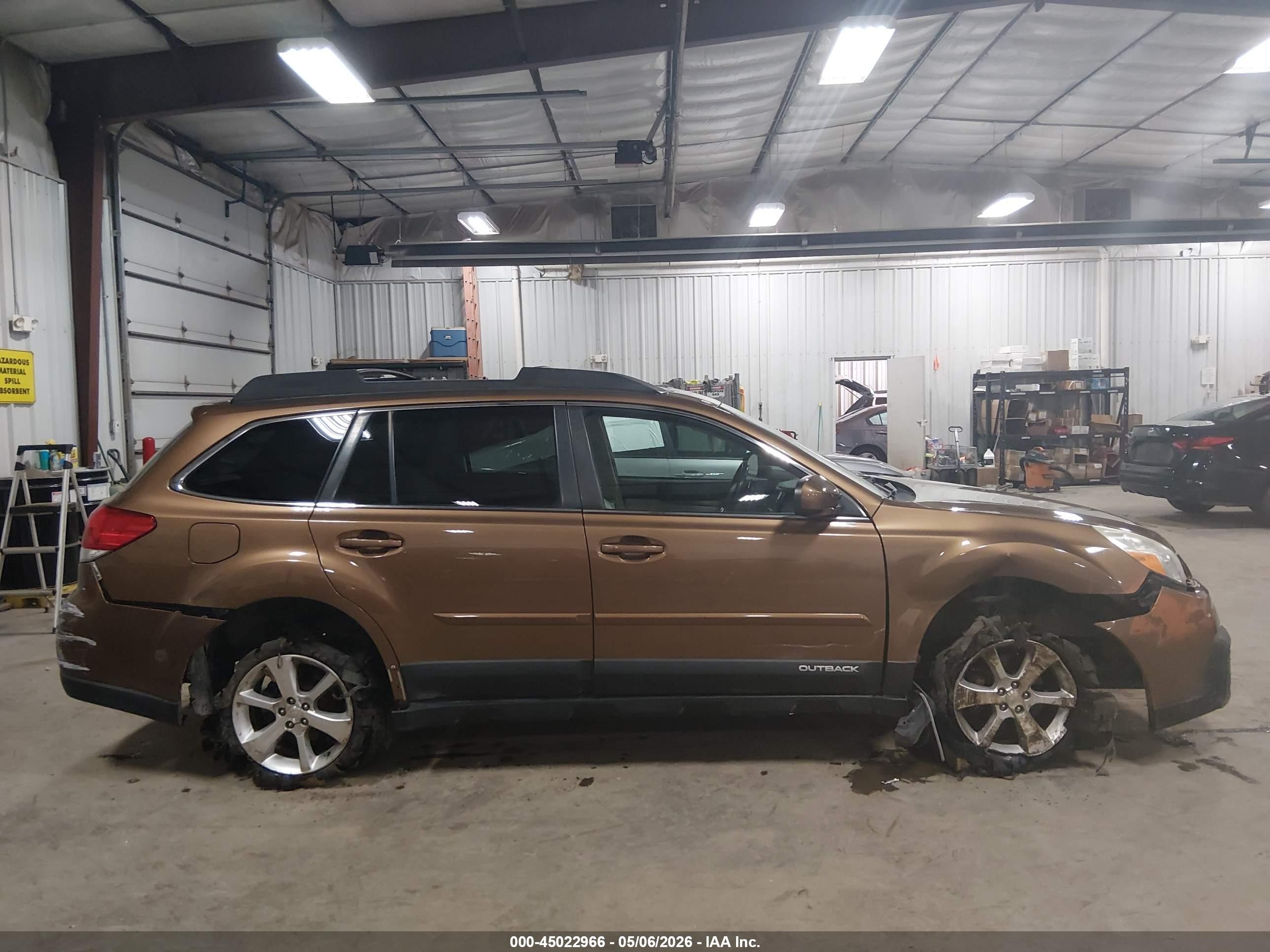 2013 Subaru Outback 2.5i Limited Brown vin: 4S4BRCLC9D3225264