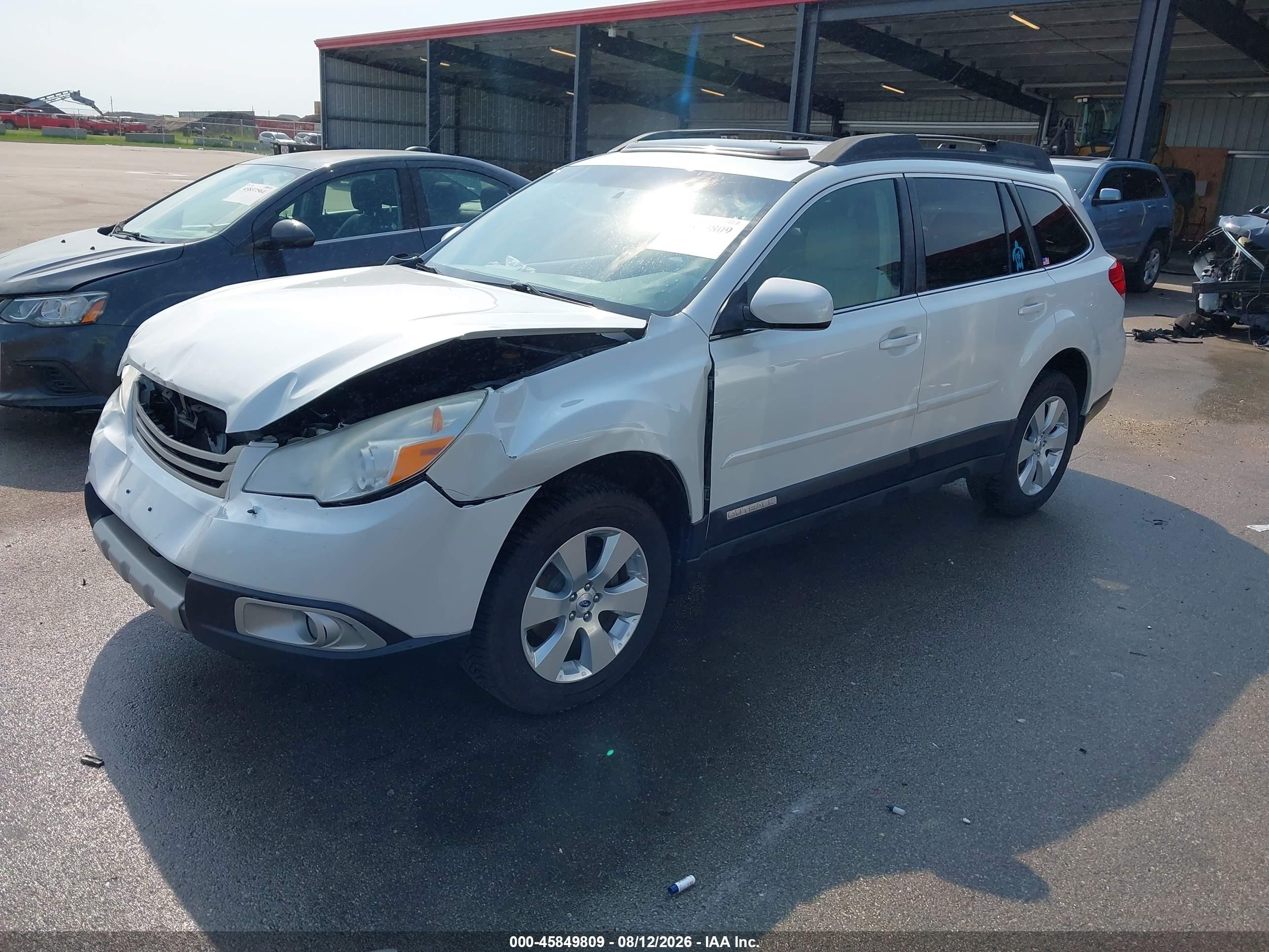 2012 Subaru Outback 2.5i Limited White vin: 4S4BRCLCXC3249717
