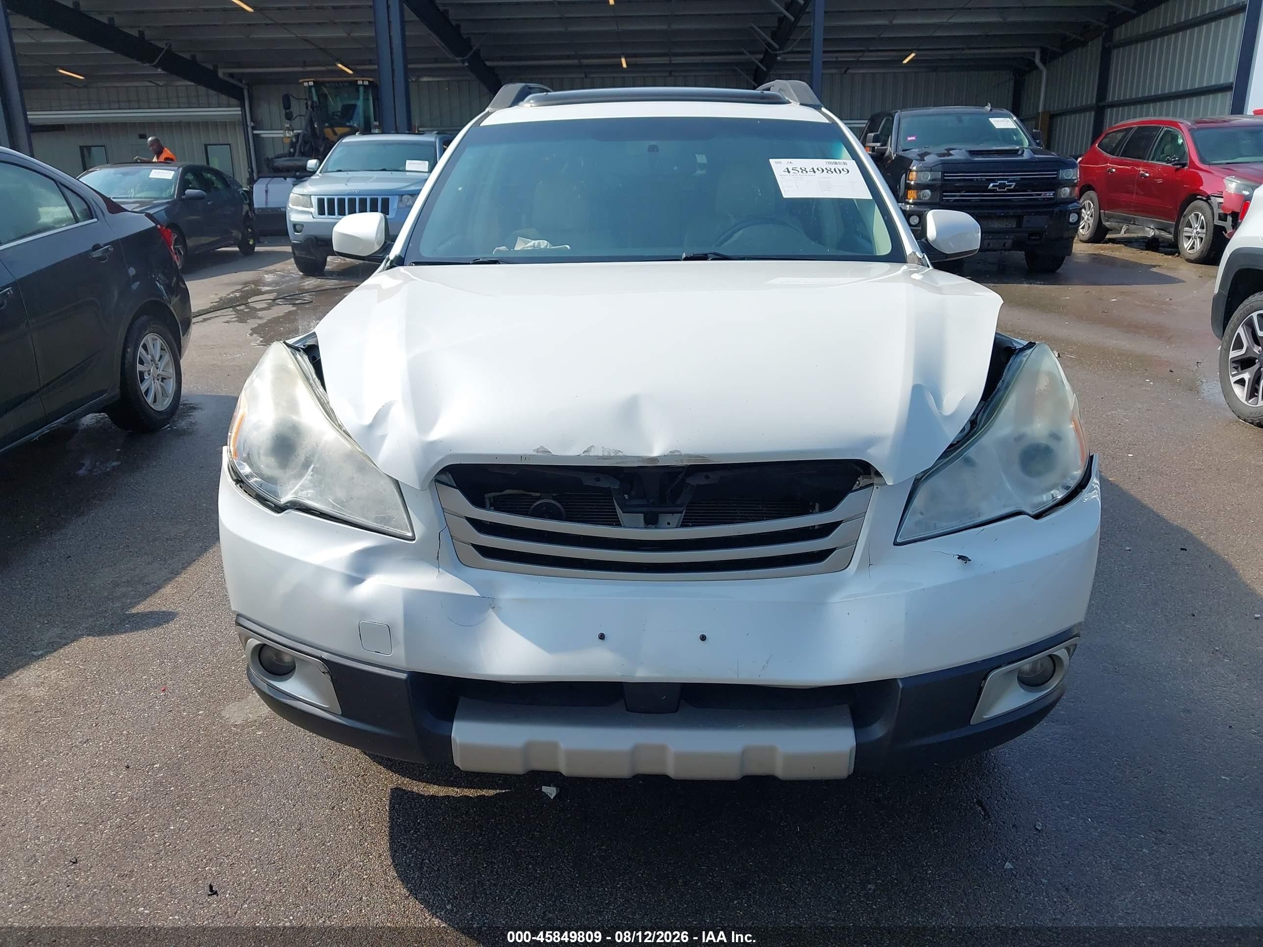 2012 Subaru Outback 2.5i Limited White vin: 4S4BRCLCXC3249717