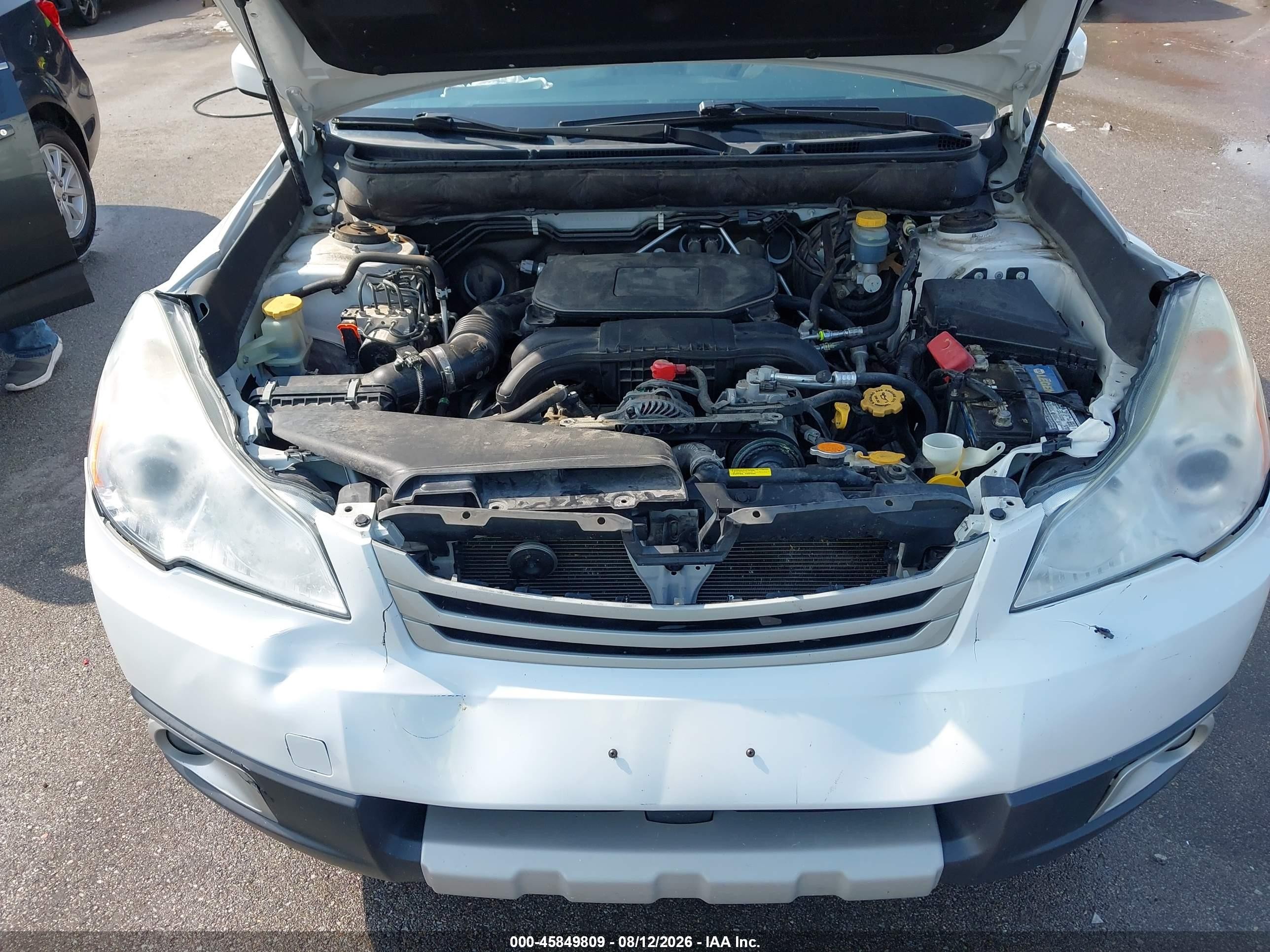 2012 Subaru Outback 2.5i Limited White vin: 4S4BRCLCXC3249717