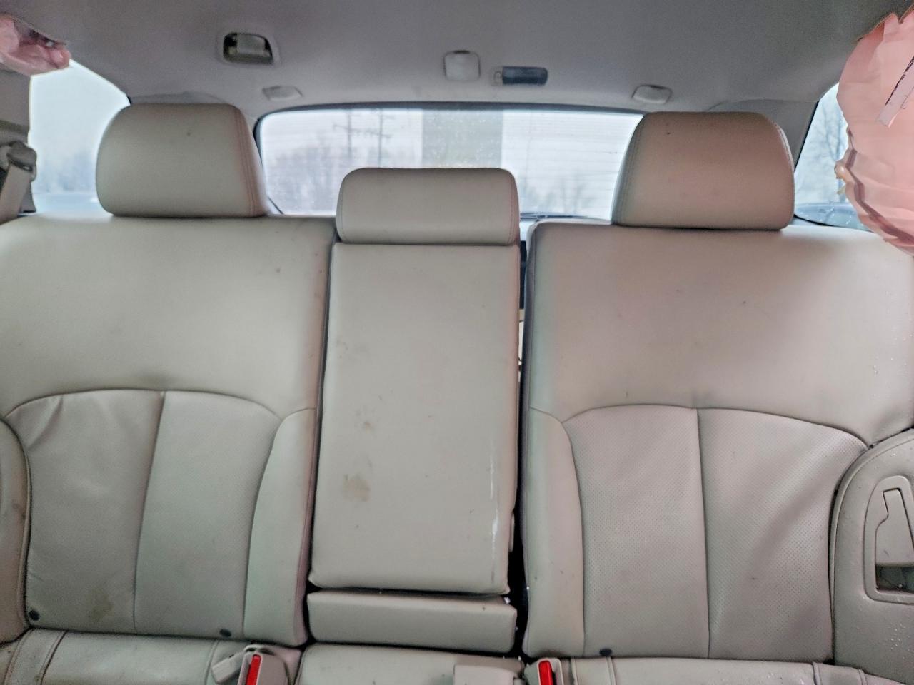 2013 Subaru Outback 2.5i Limited White vin: 4S4BRCLCXD3234166